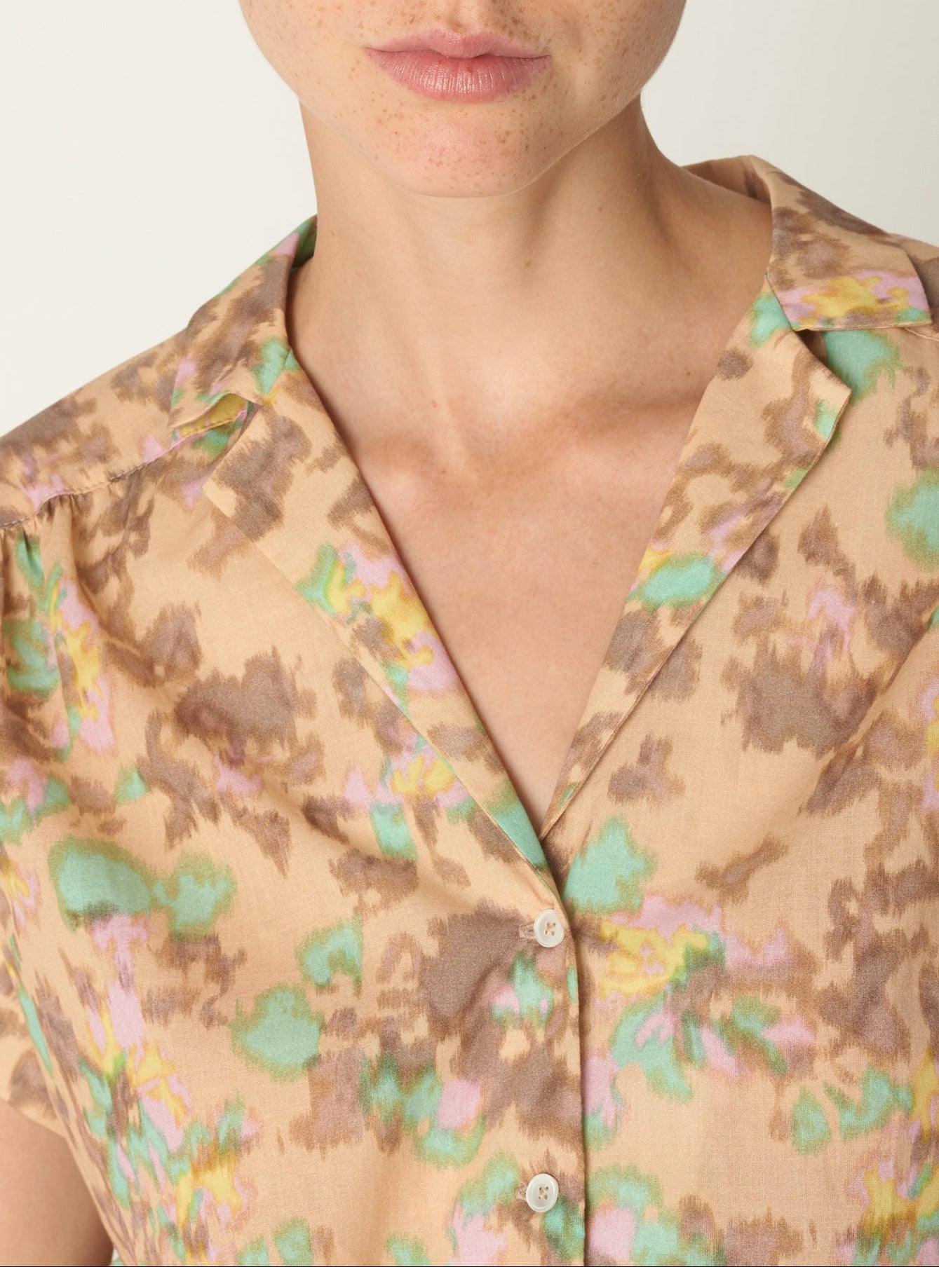 Bernsteinfarbenes Hemd