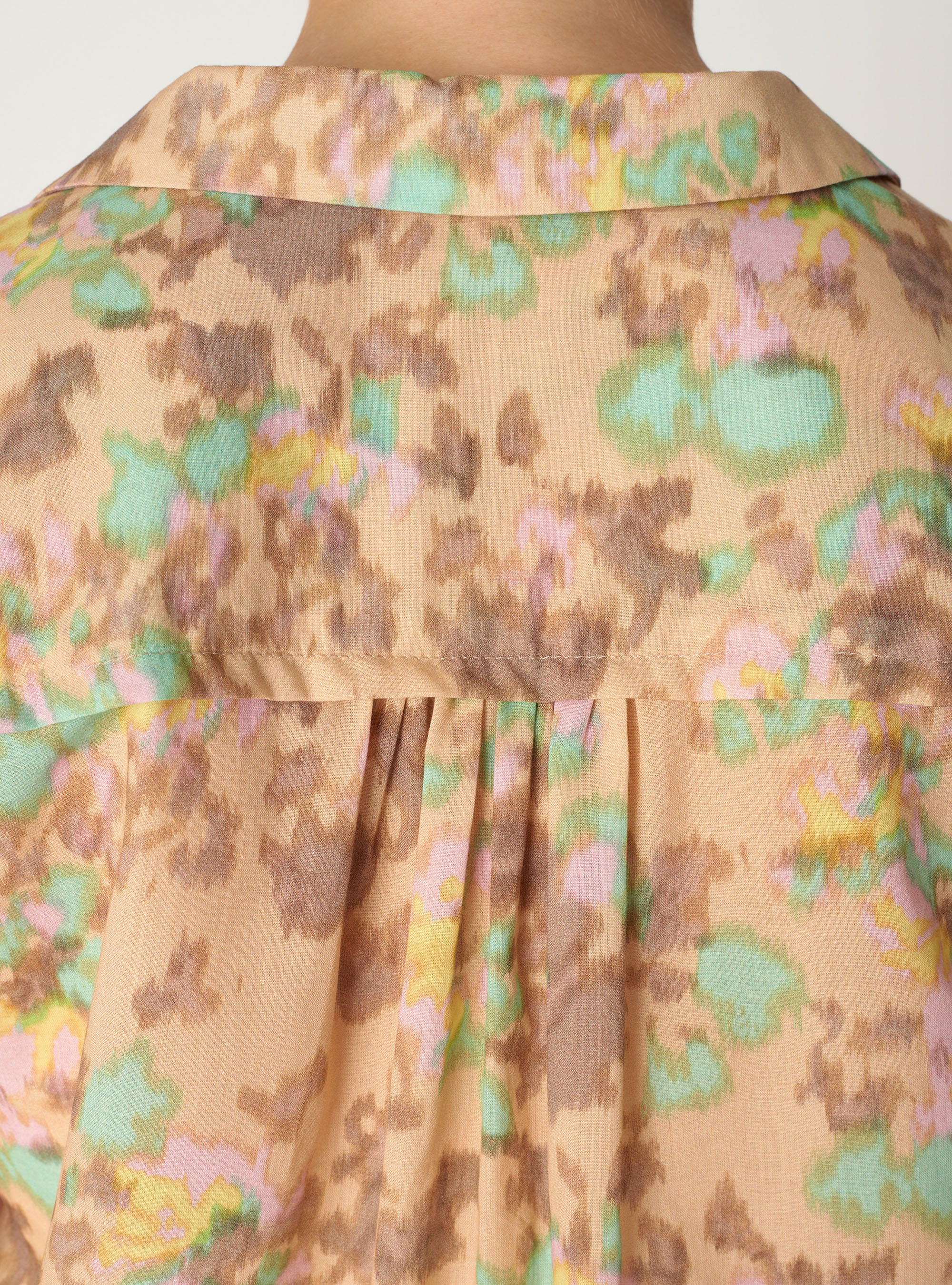 Bernsteinfarbenes Hemd