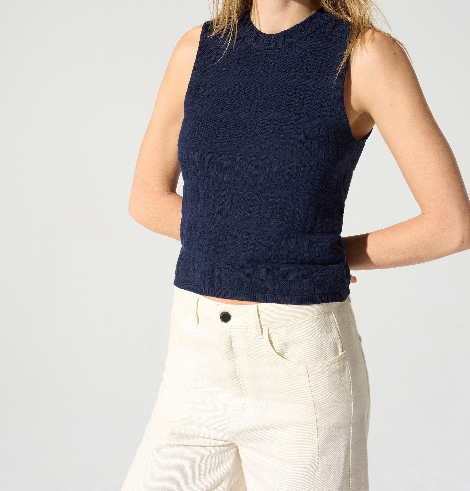 Pull sans manches acoté