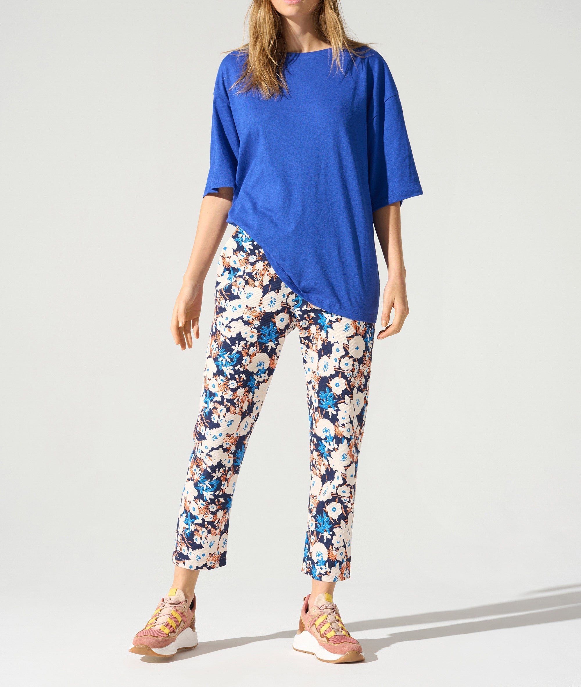 Pantalon droit imprimé acoté