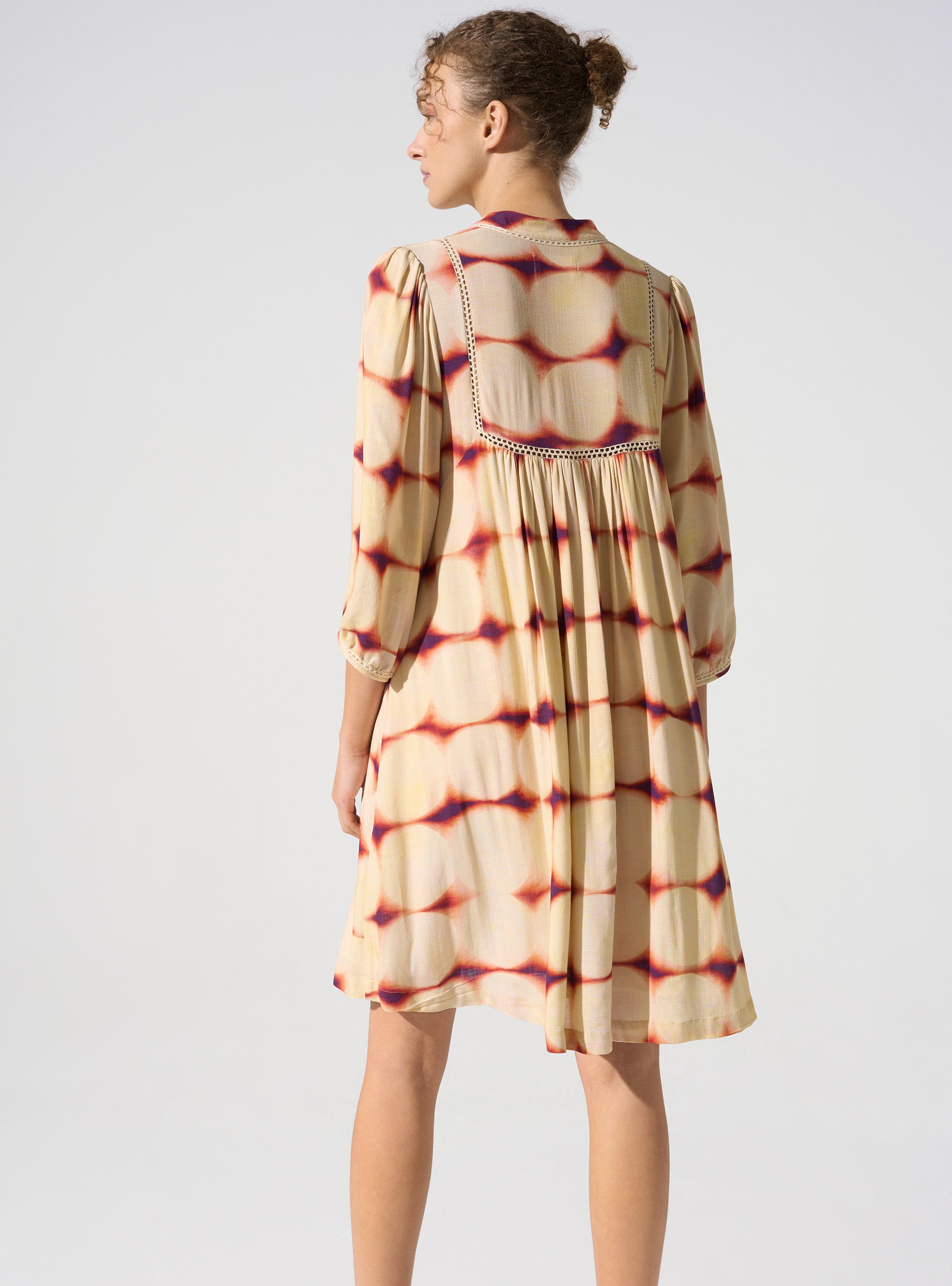 Robe courte bohème acoté