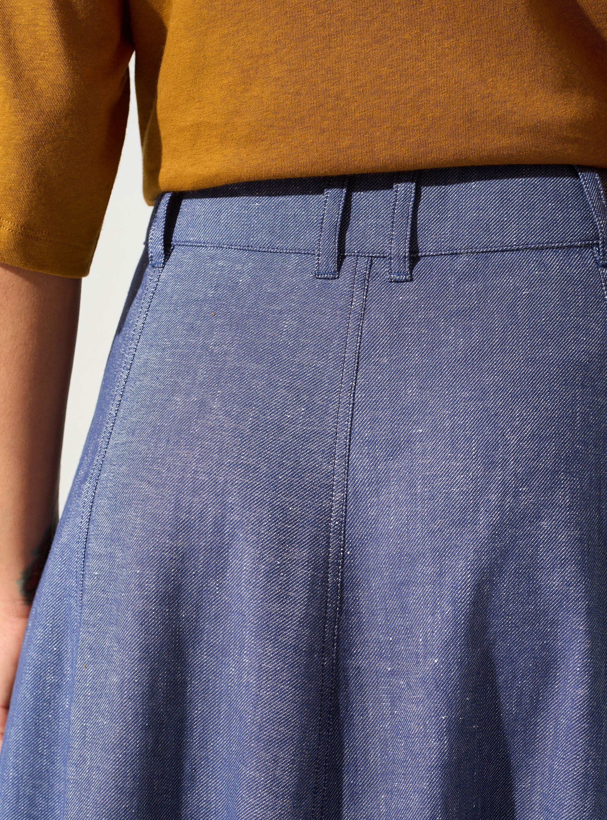 Ausgestellter Midirock