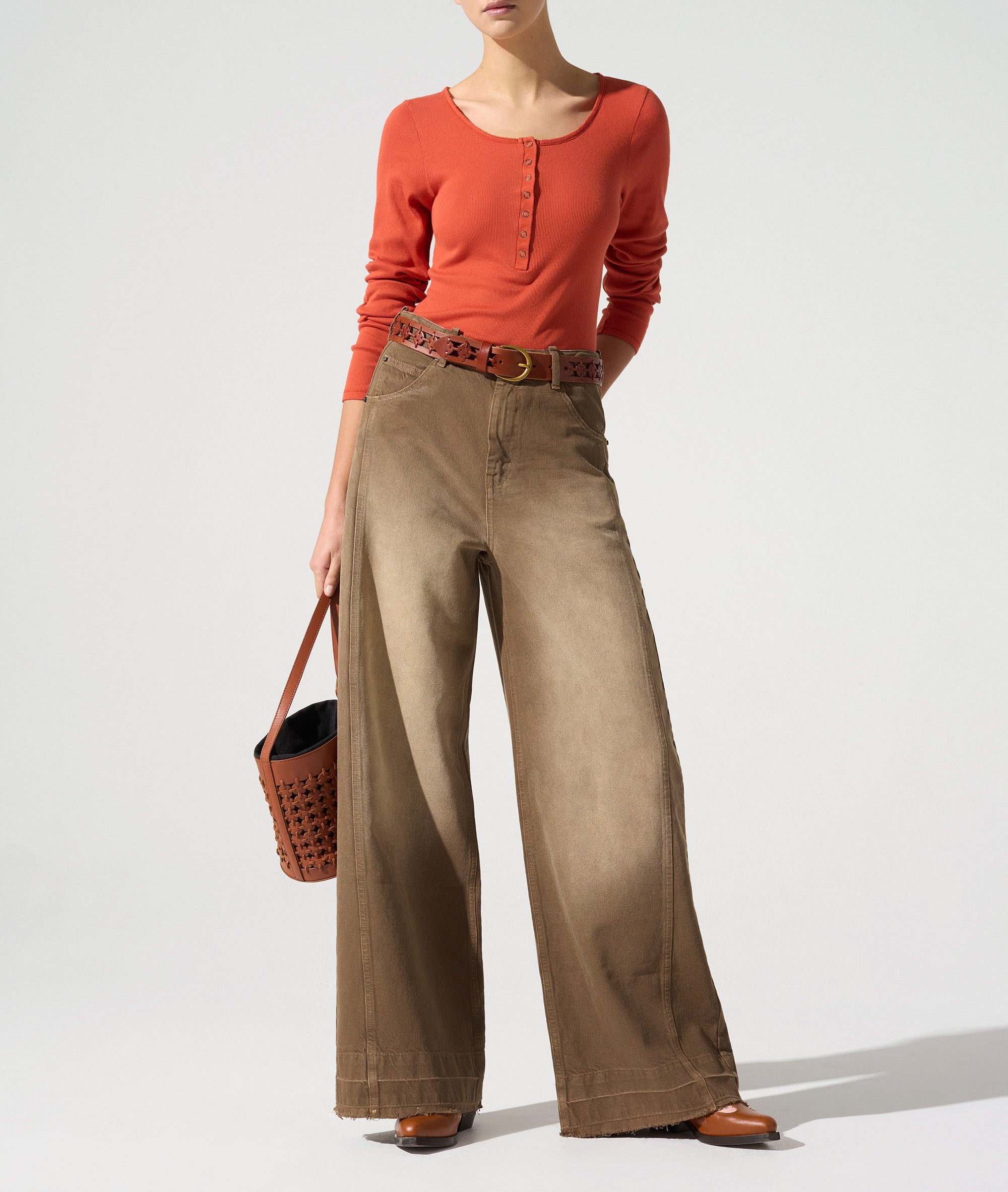 Jean large taille haute acoté