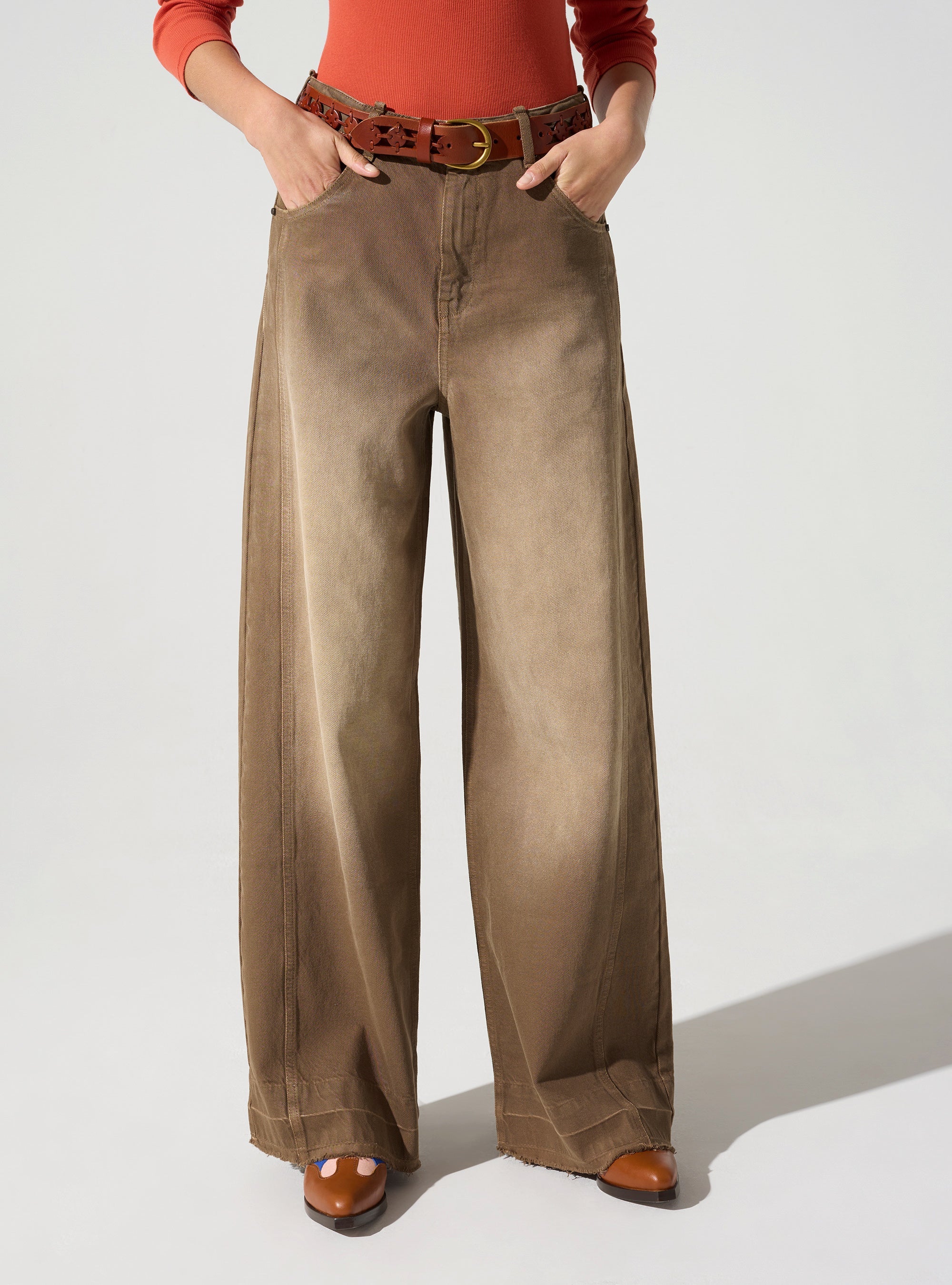 Jeans mit hohem Bund und weitem Bein