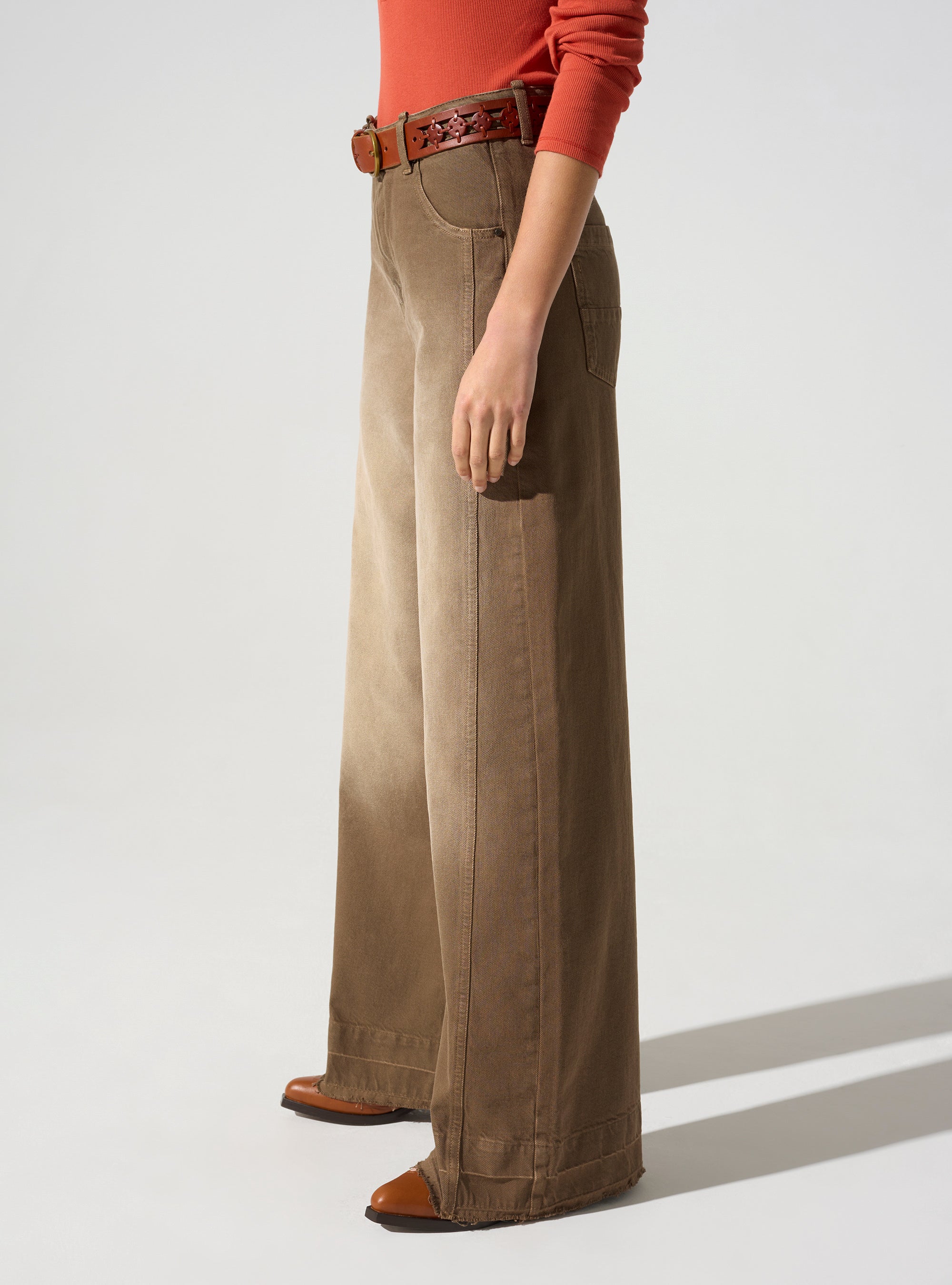 Jean large taille haute acoté