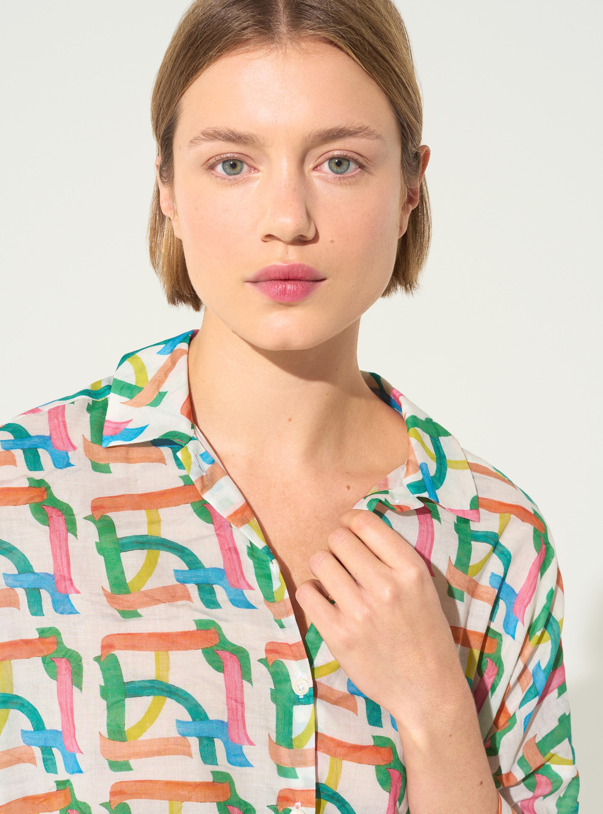 White cotton oversized shirt with house print