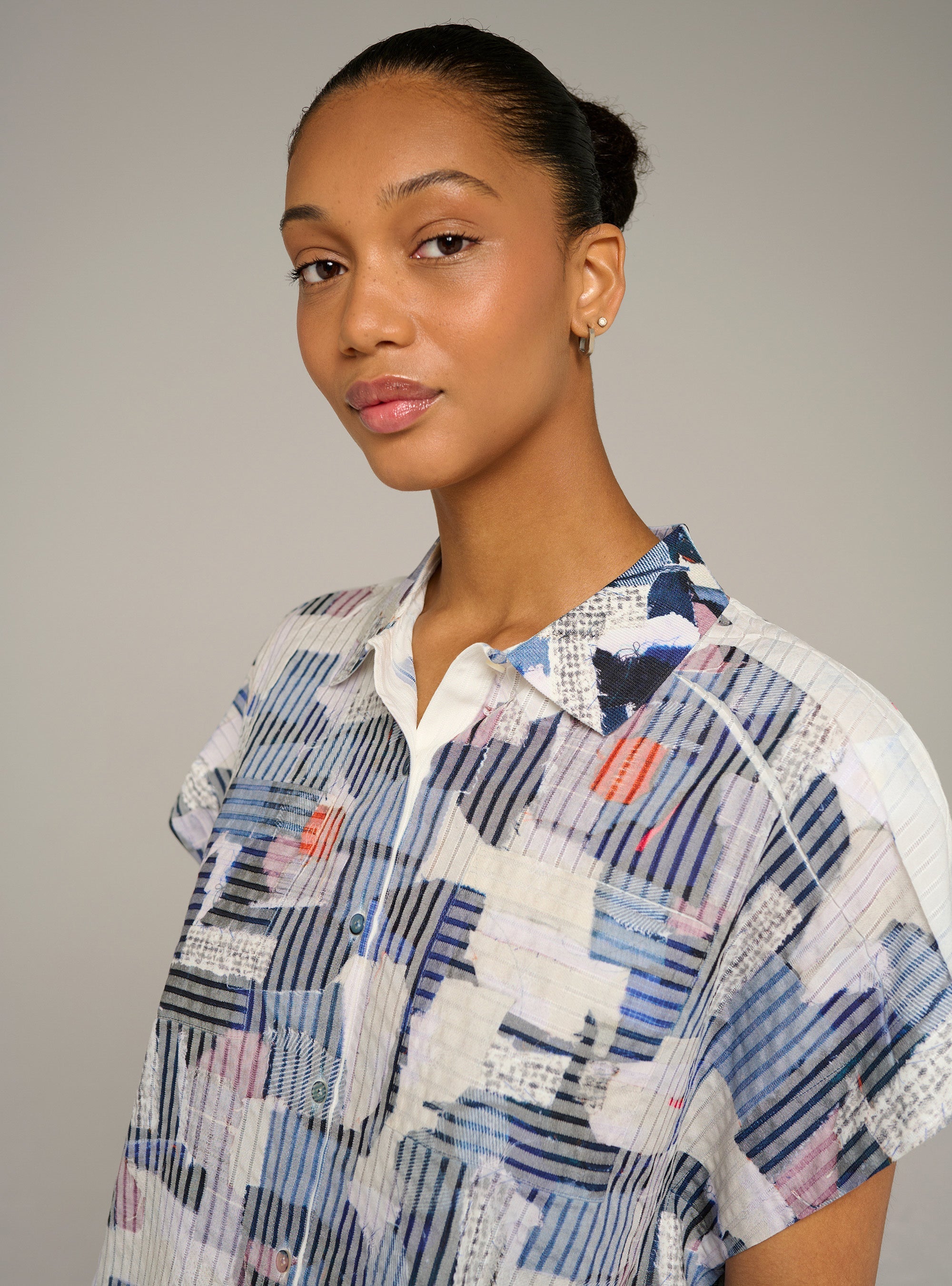 Cotélac acoté blouse col rond ajustée manches longues imprimée