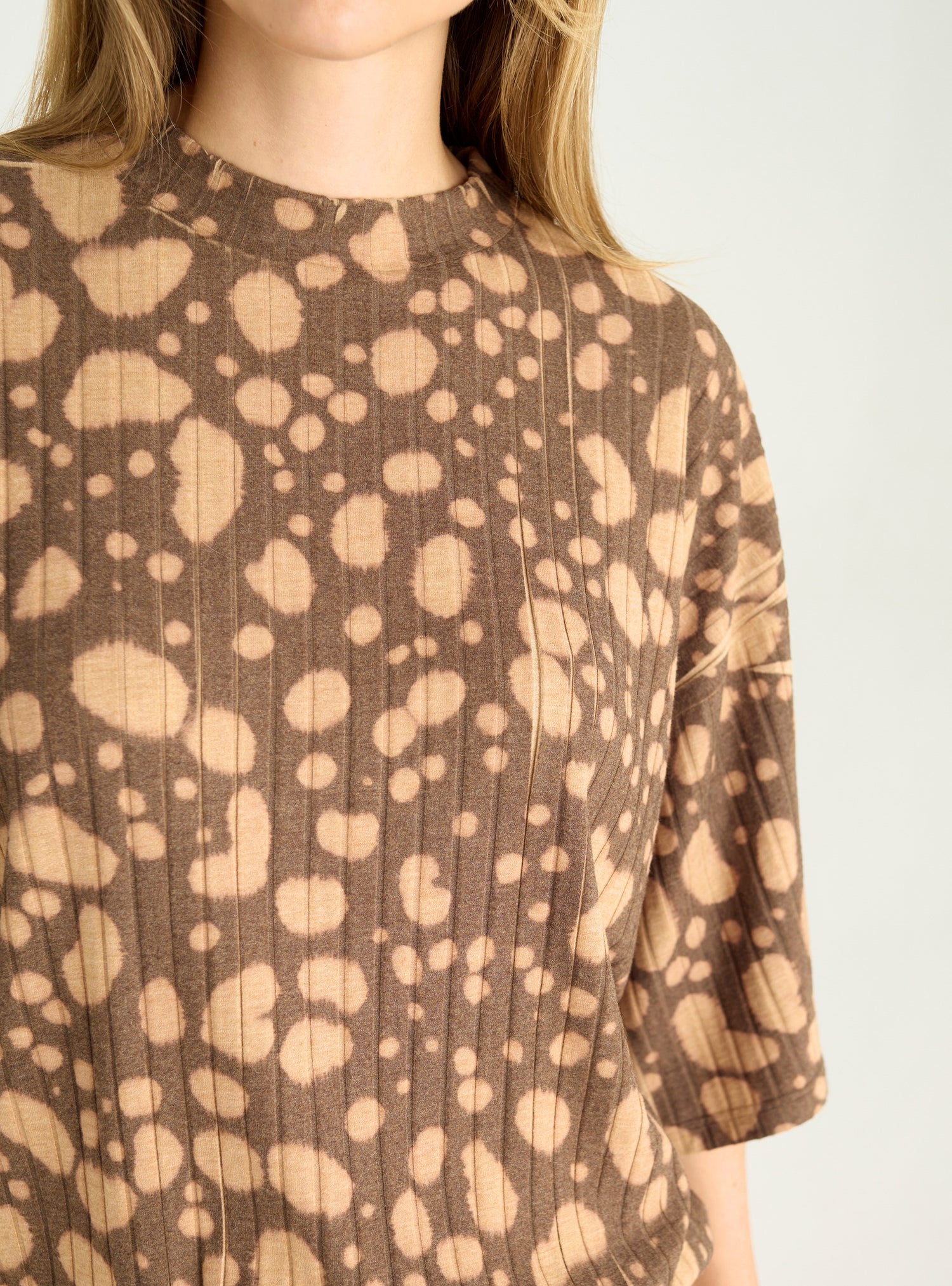 T-Shirt aus plissiertem Netzstoff