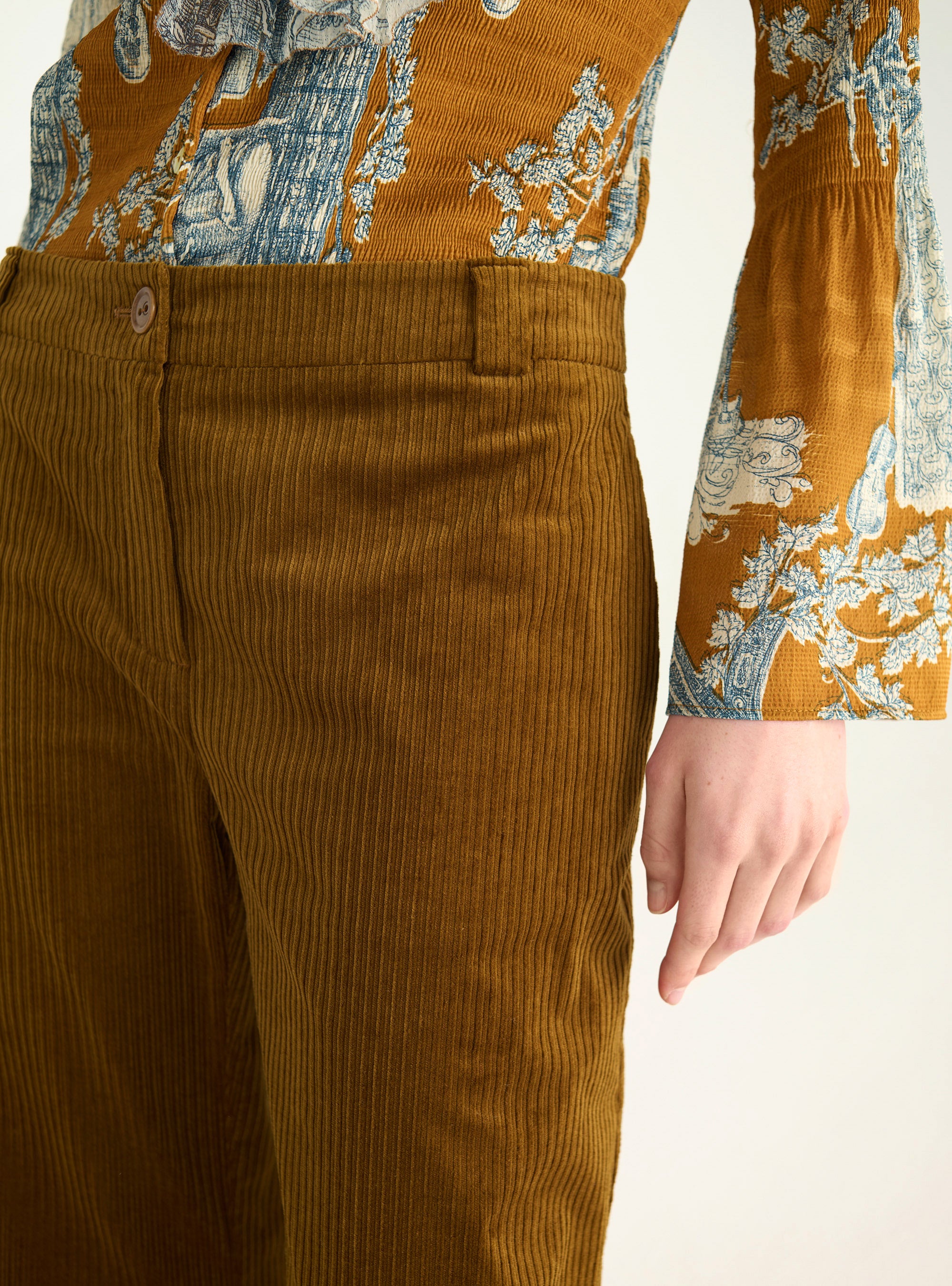 Wide-legged washed velvet trousers