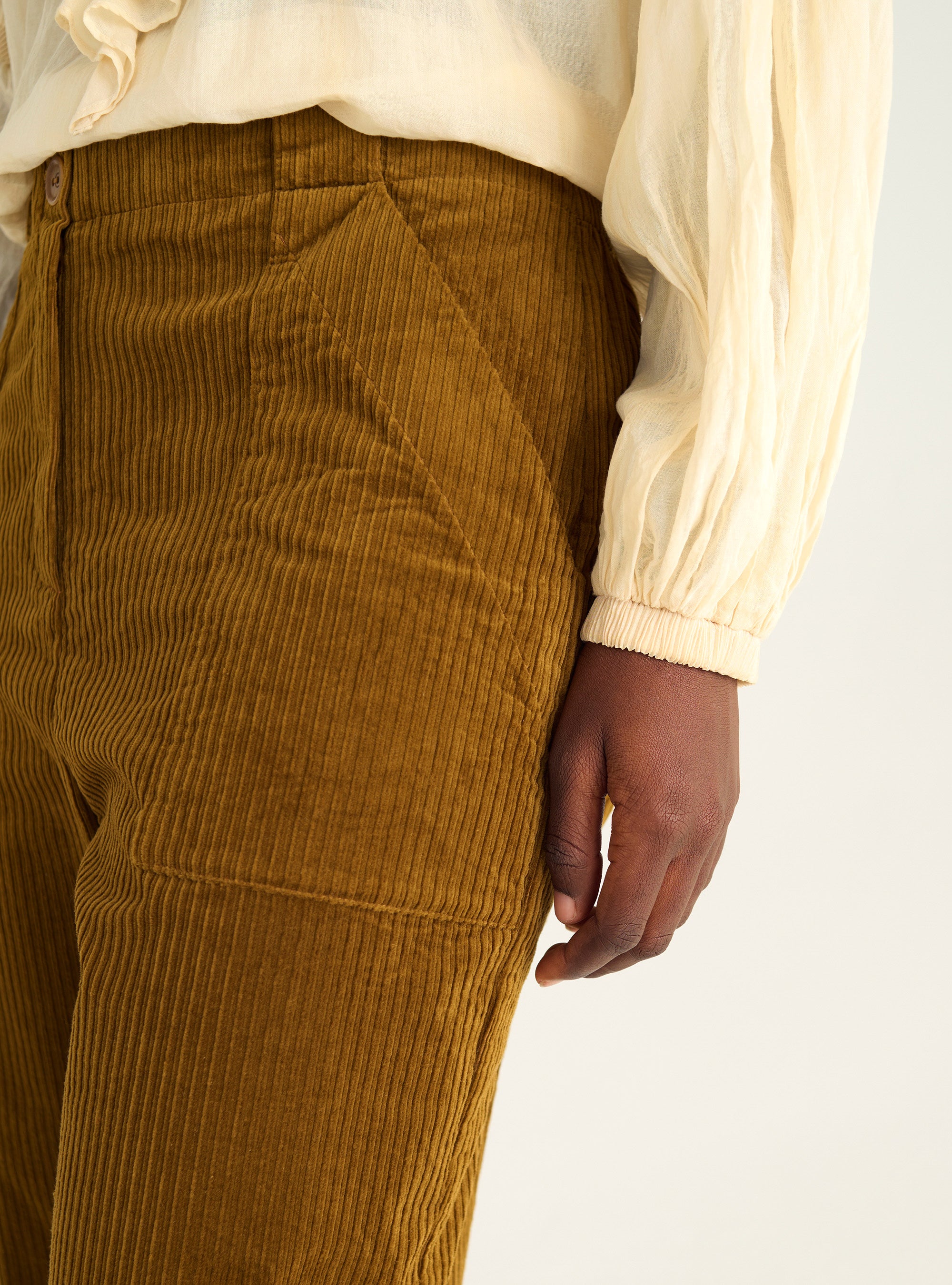 Karottenhose aus Cord