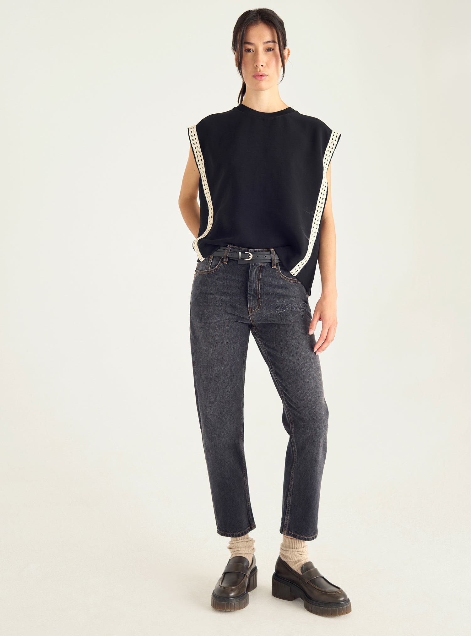 Structured tank top with guipure details