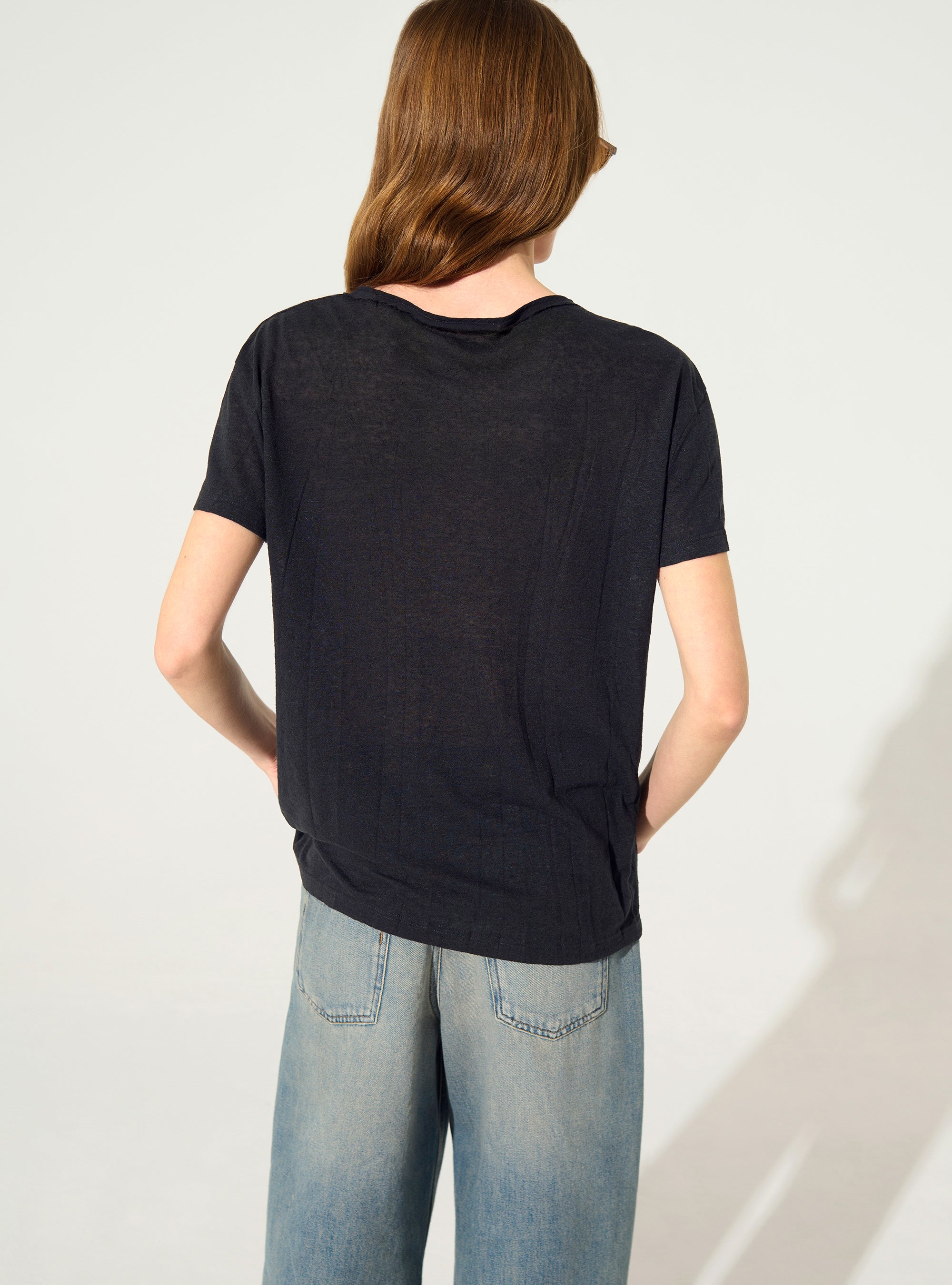 Black pleated straight-cut T-shirt