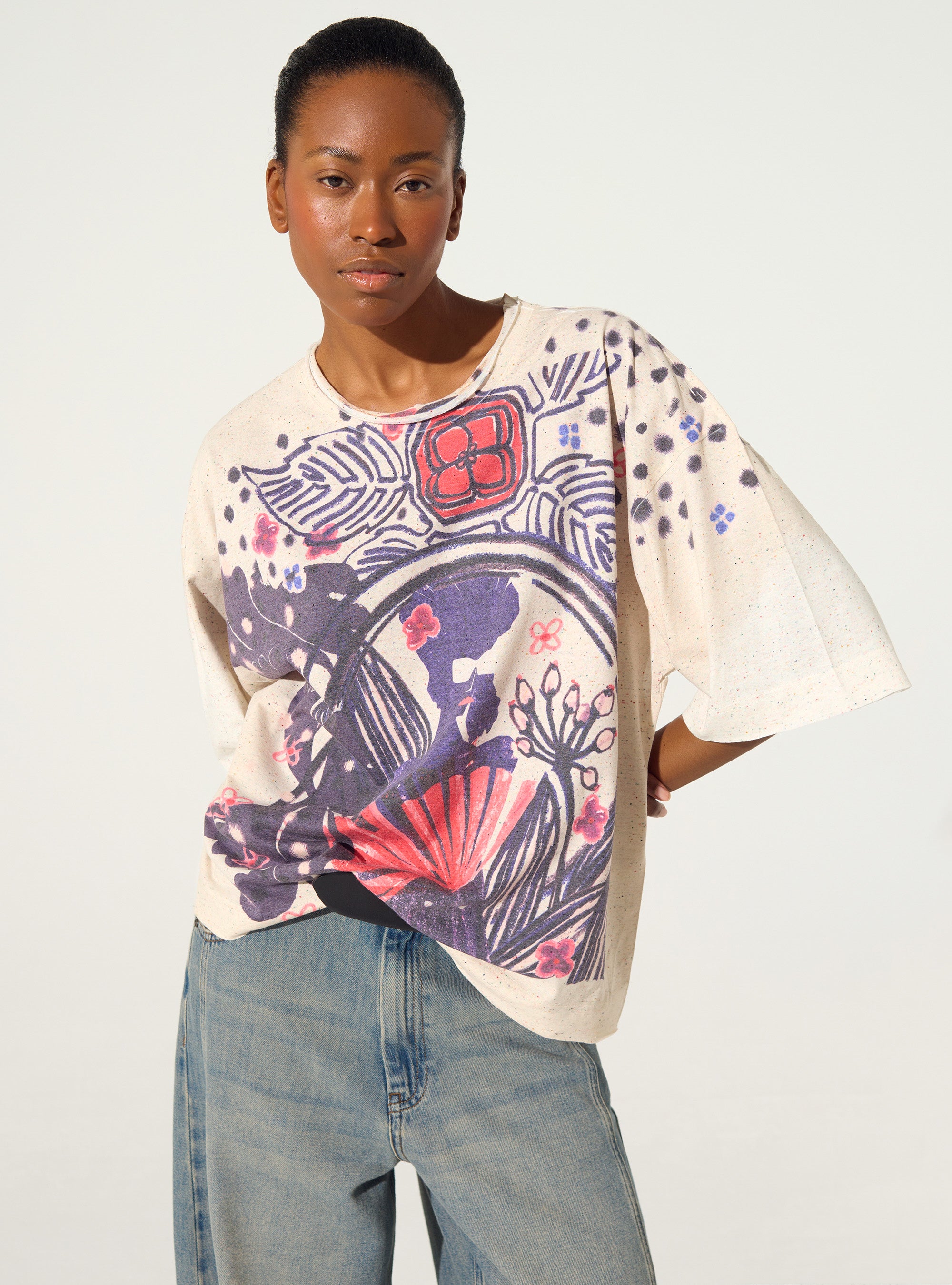 Lila plissiertes und sublimiertes T-Shirt