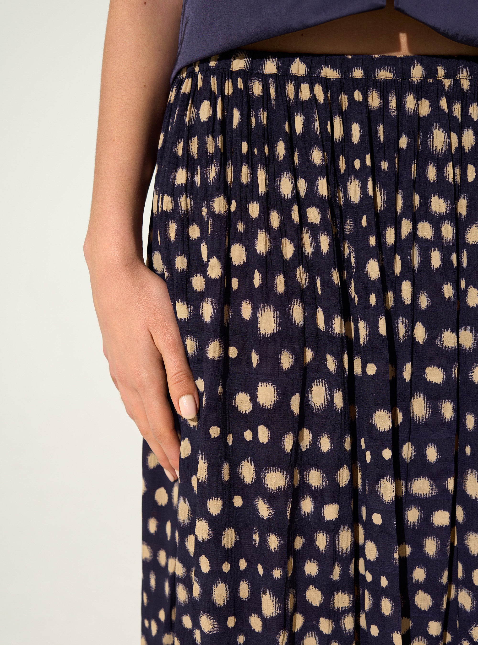 Jupe midi imprimé à pois violette