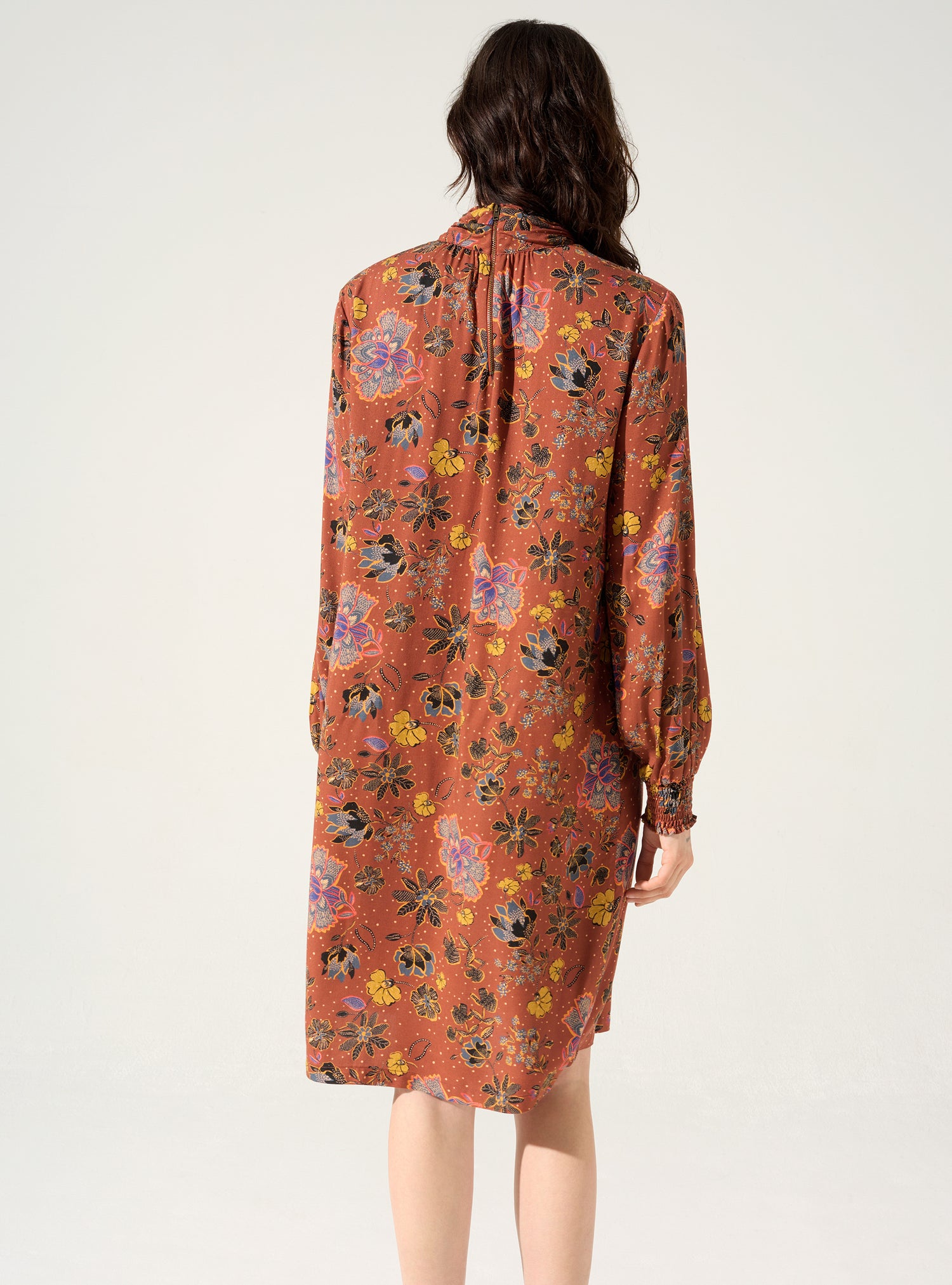 Gerades Kleid