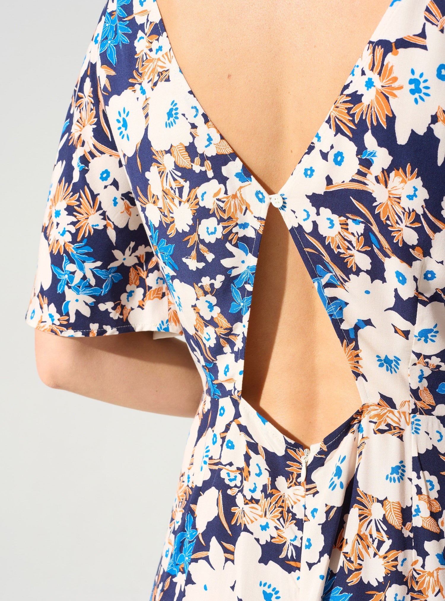 Langes bedrucktes Kleid