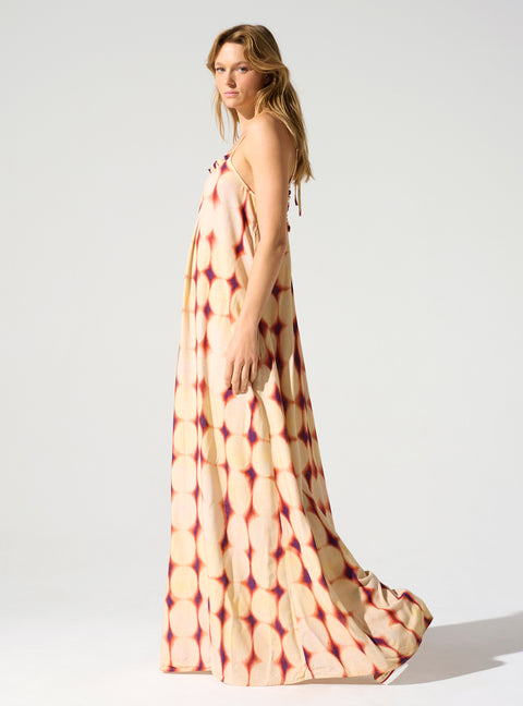 Langes Kleid mit dünnen Trägern
