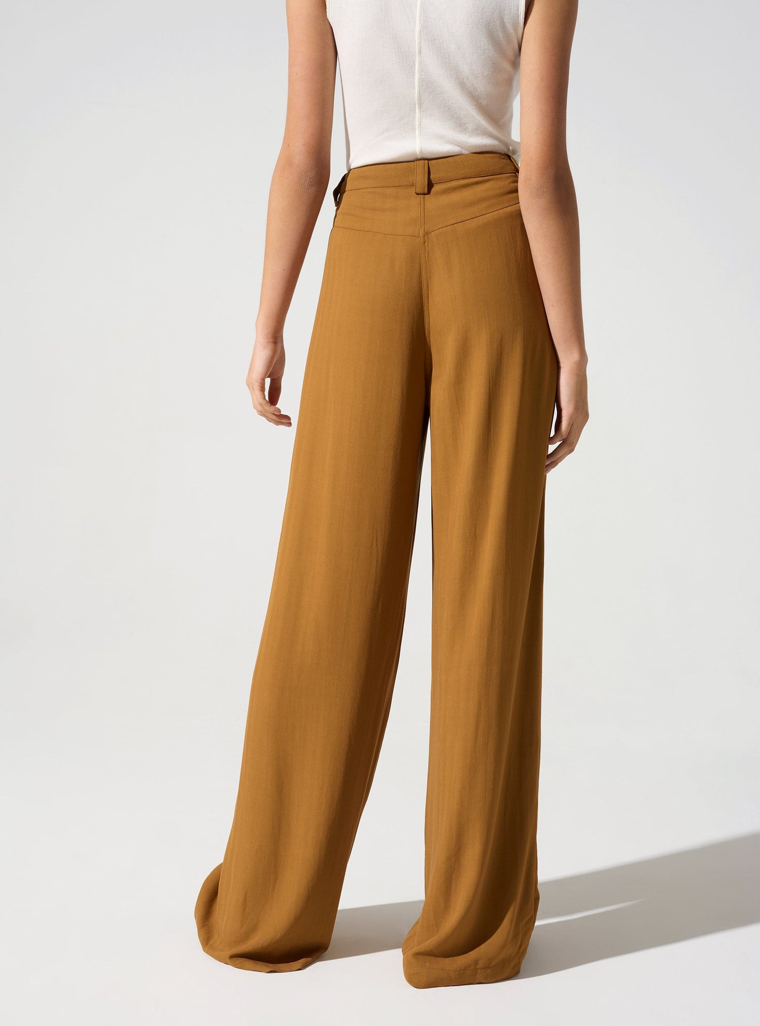 Pantalon tailleur acoté 