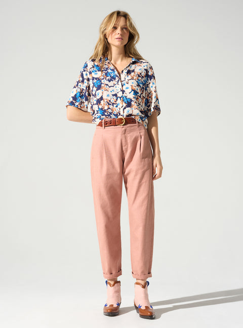 Schmal zulaufende Hose