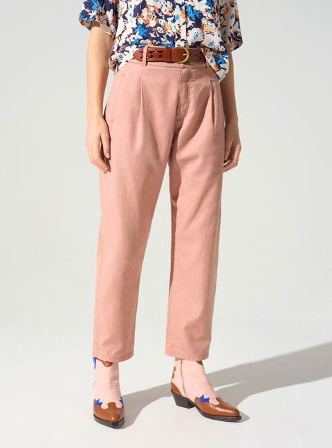 Schmal zulaufende Hose