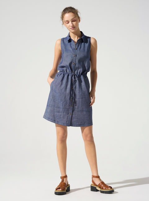 Kurzes ärmelloses Kleid