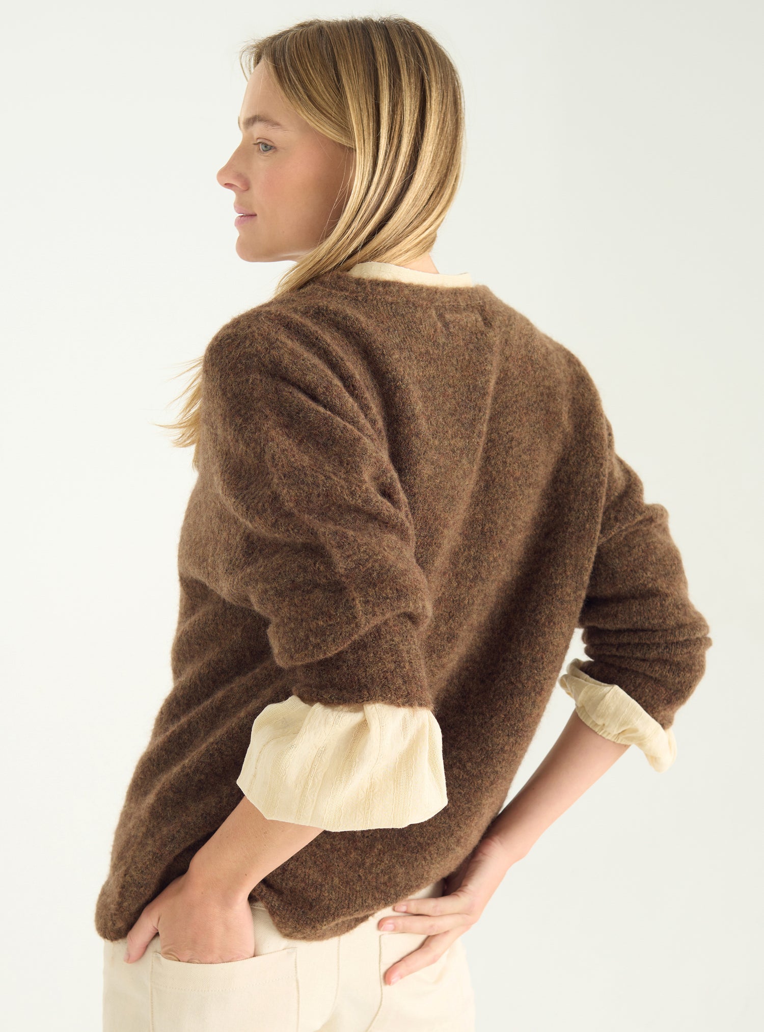 Locker sitzender Pullover aus Naturwolle