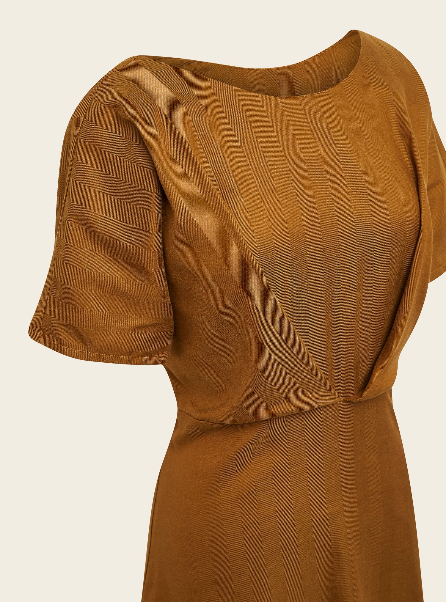 Asymmetrisches Midikleid