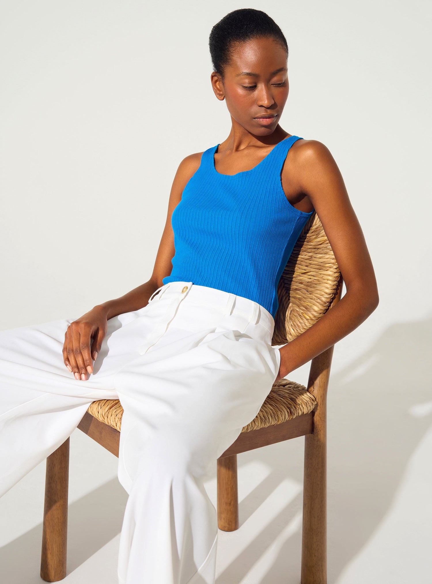 Fitted pleated tank top in blue cotton