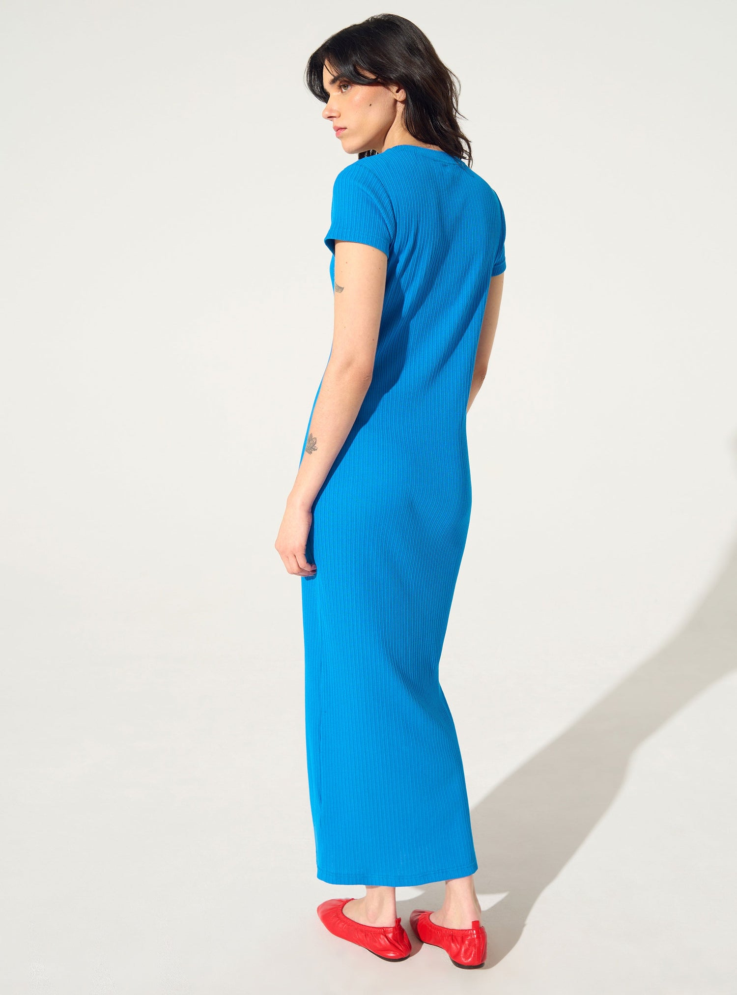 Blue cotton pleated fitted dress