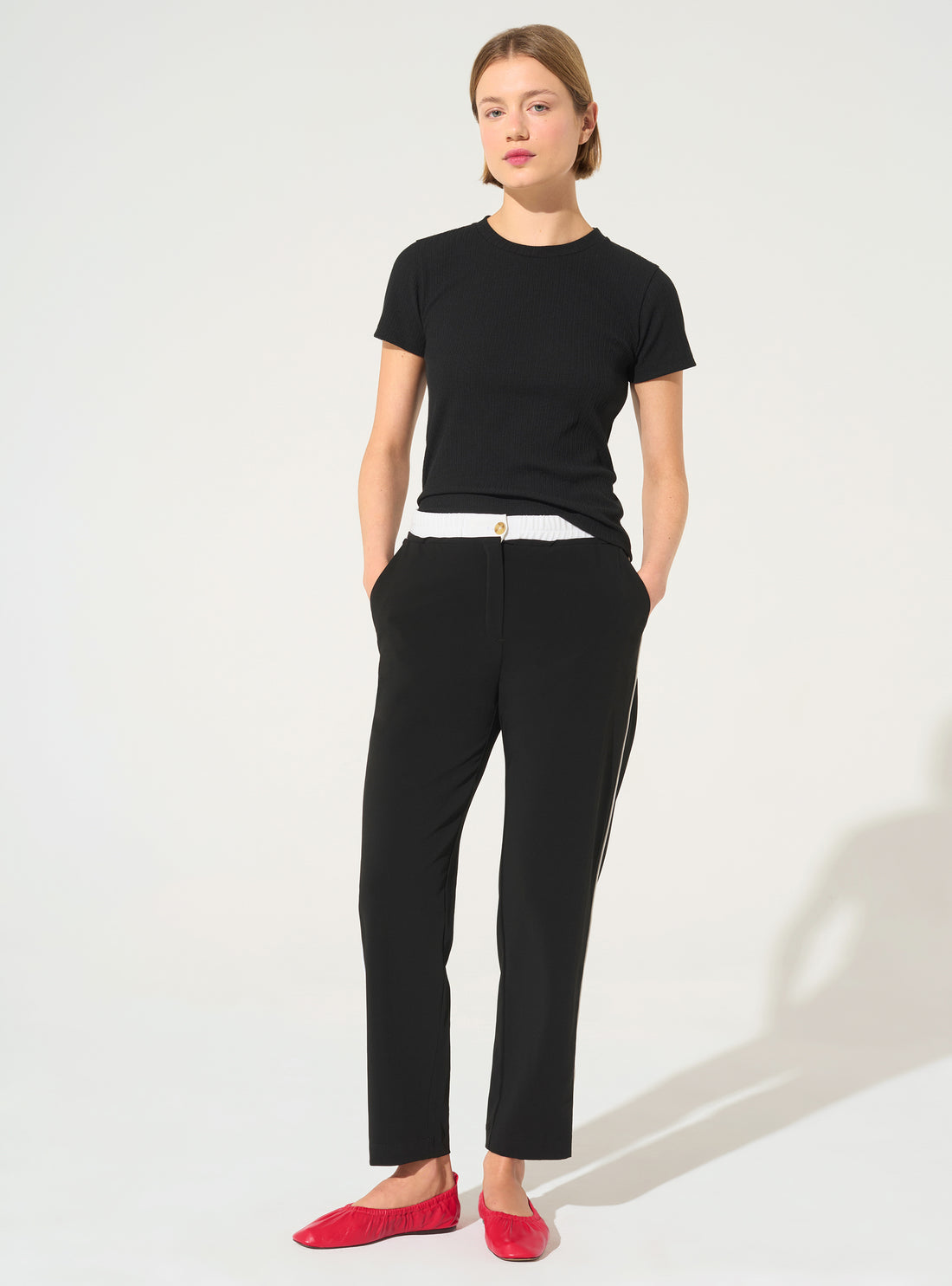 Black 7/8 length straight trousers