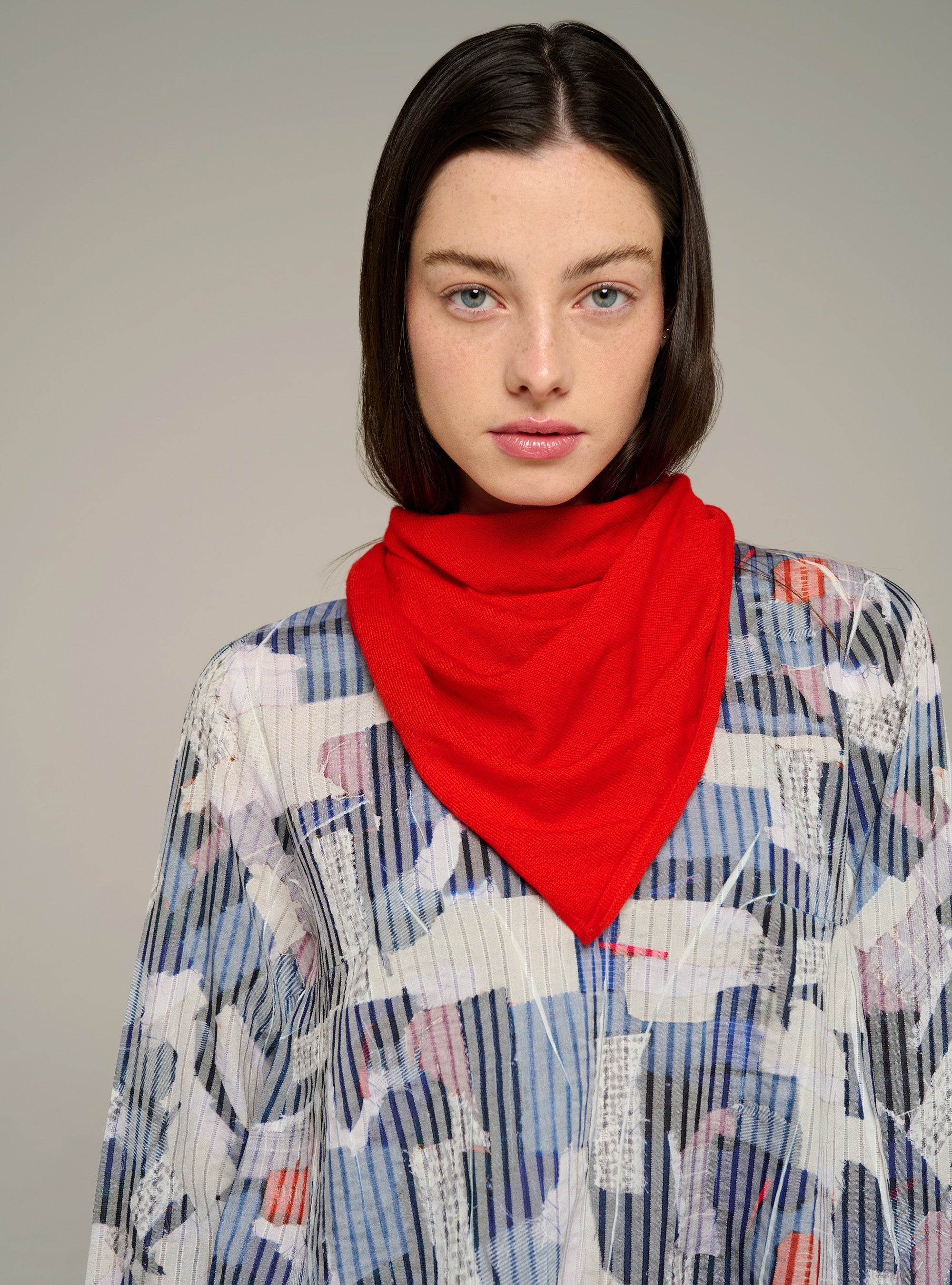 Cotélac acoté foulard triangulaire en laine
