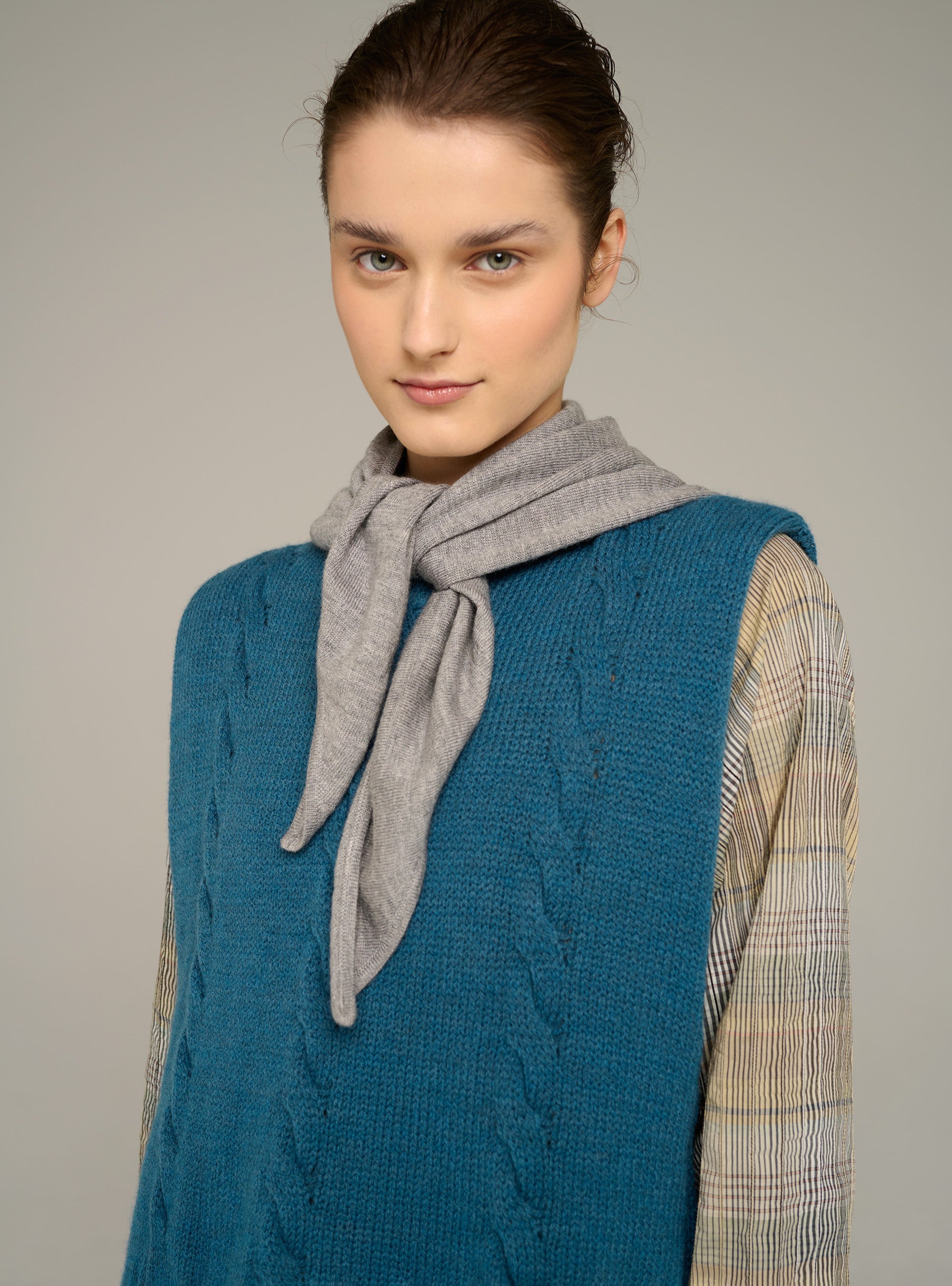 Cotélac acoté foulard triangulaire en laine