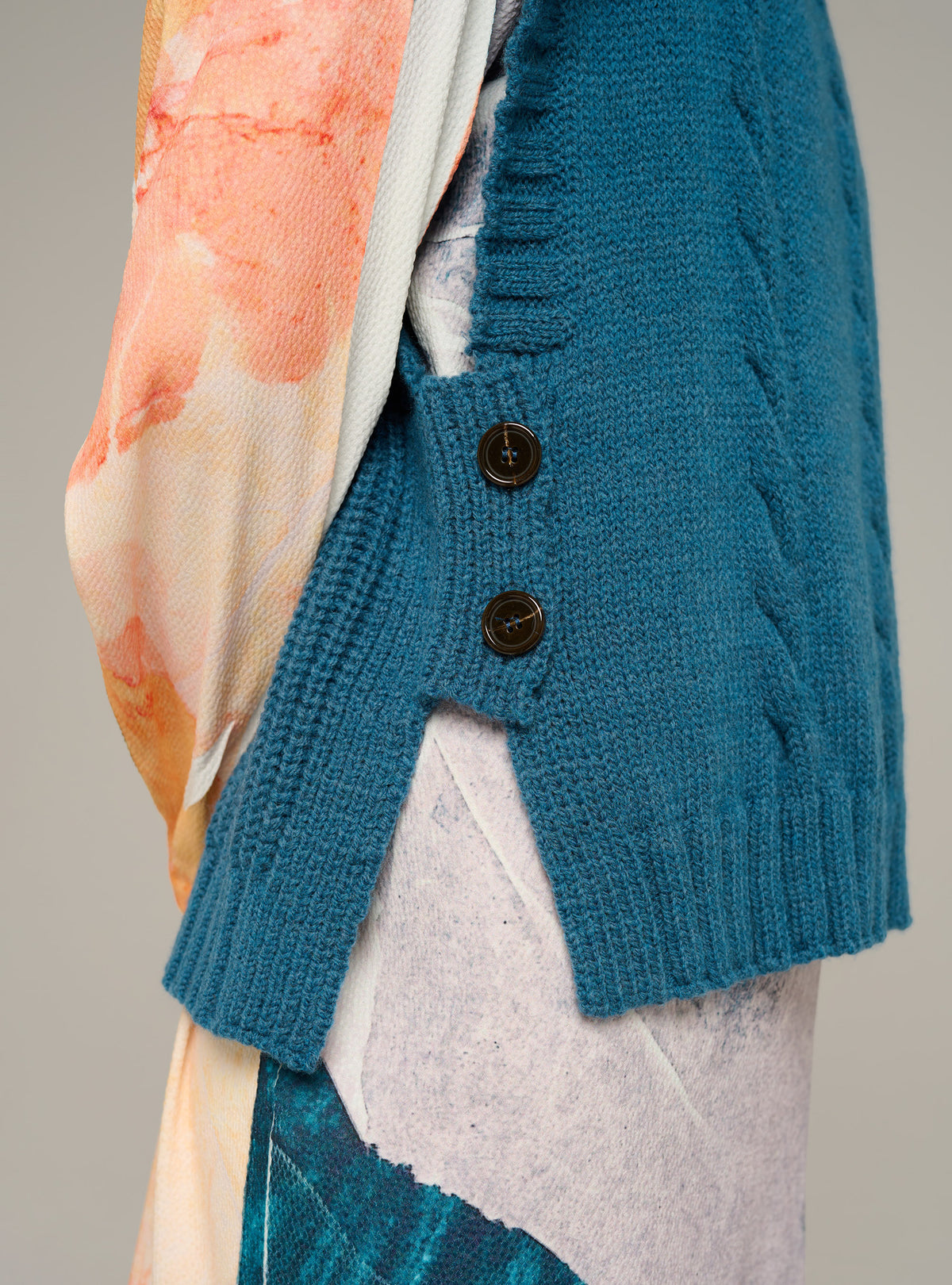 Ärmelloser Zopfstrickpullover