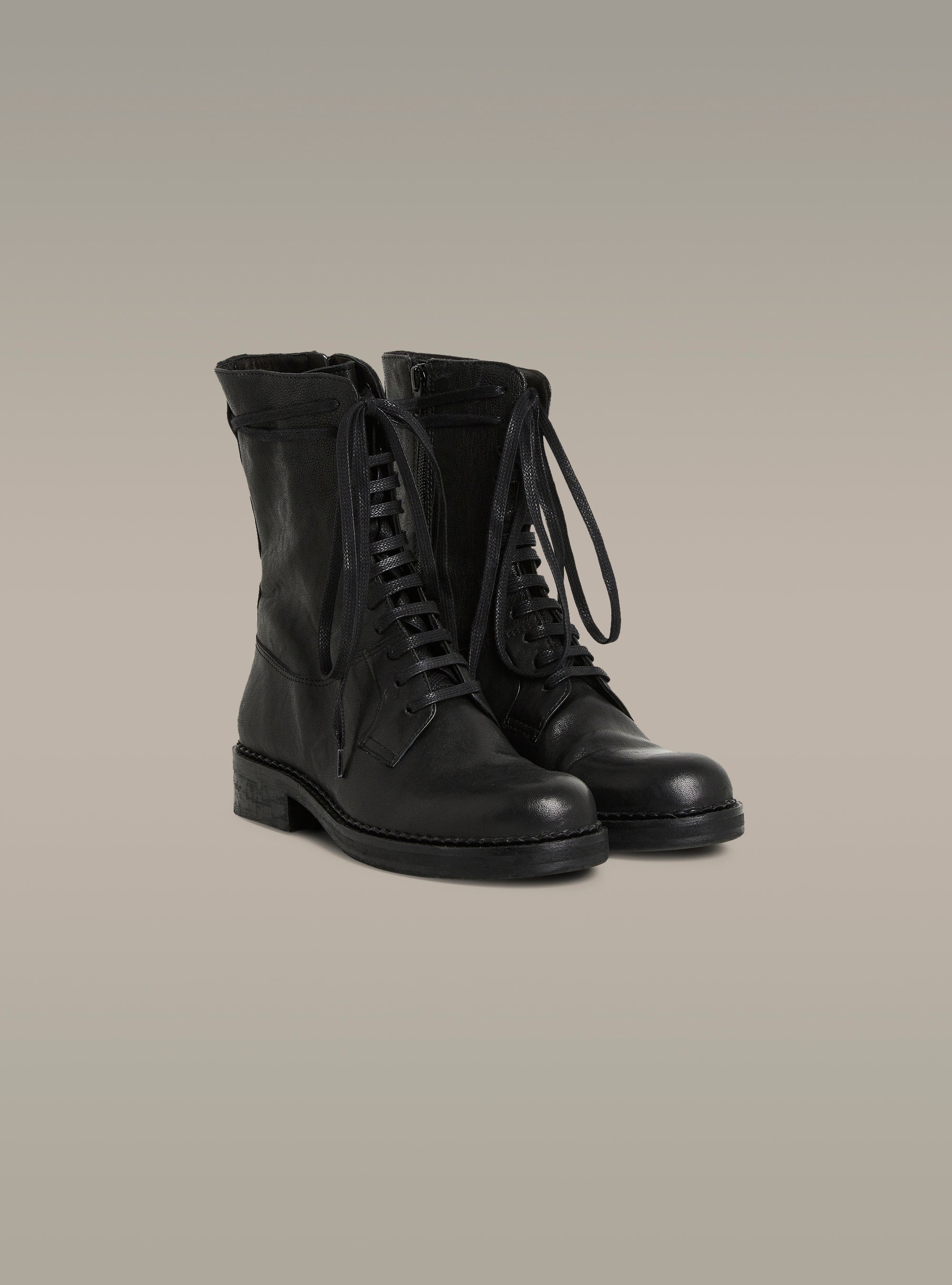 Schwarze Lederstiefel