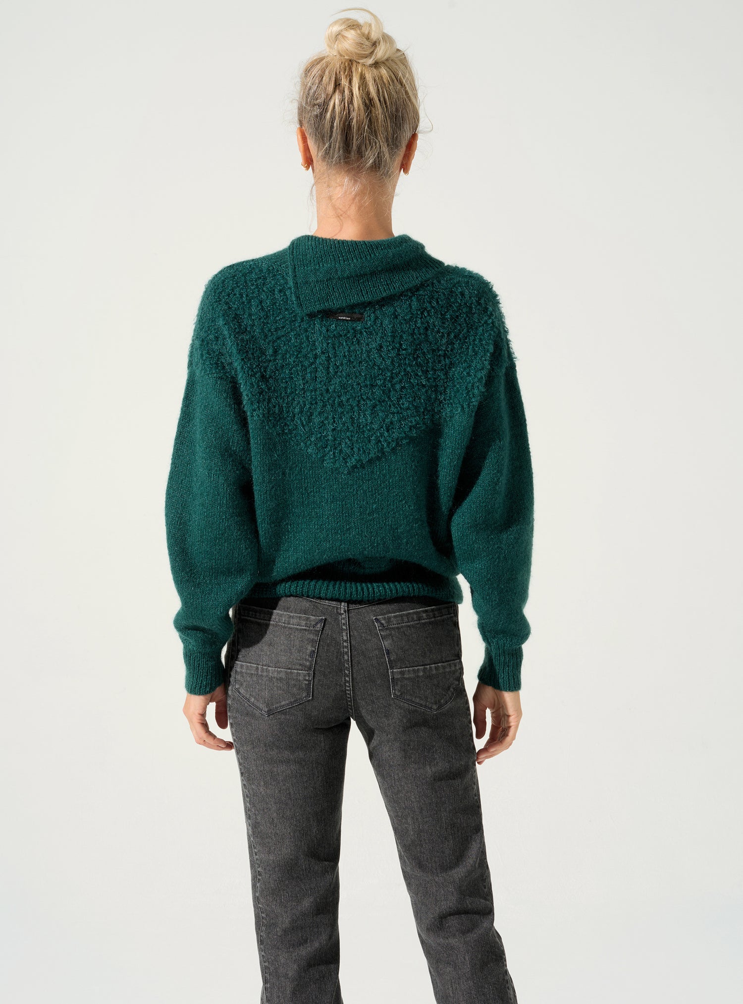 Pullover mit Kragen