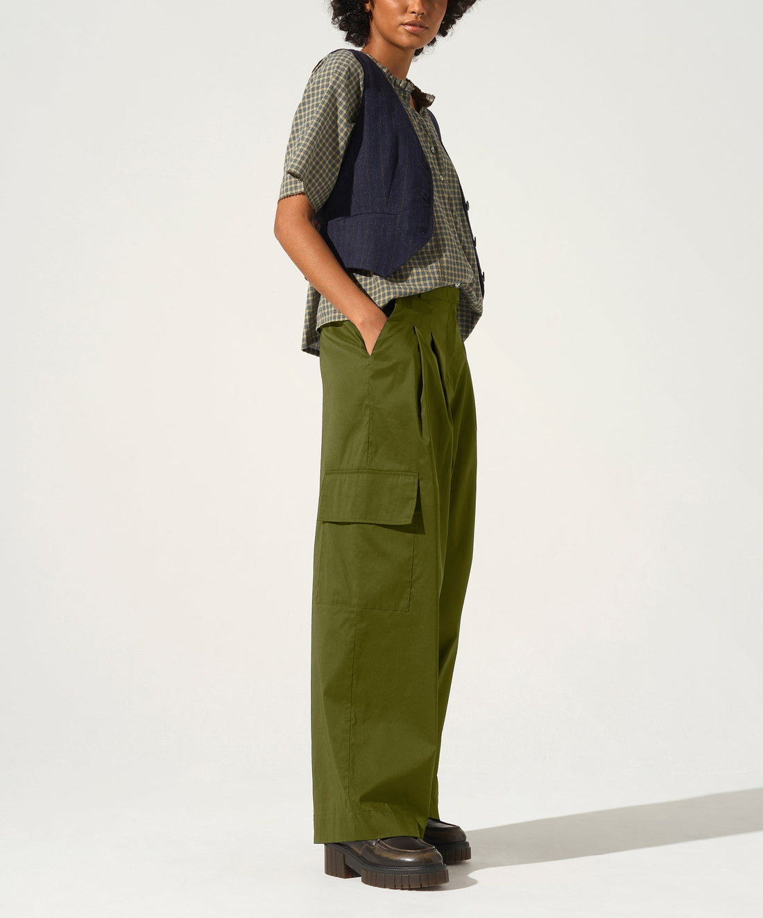 Wide-leg pants