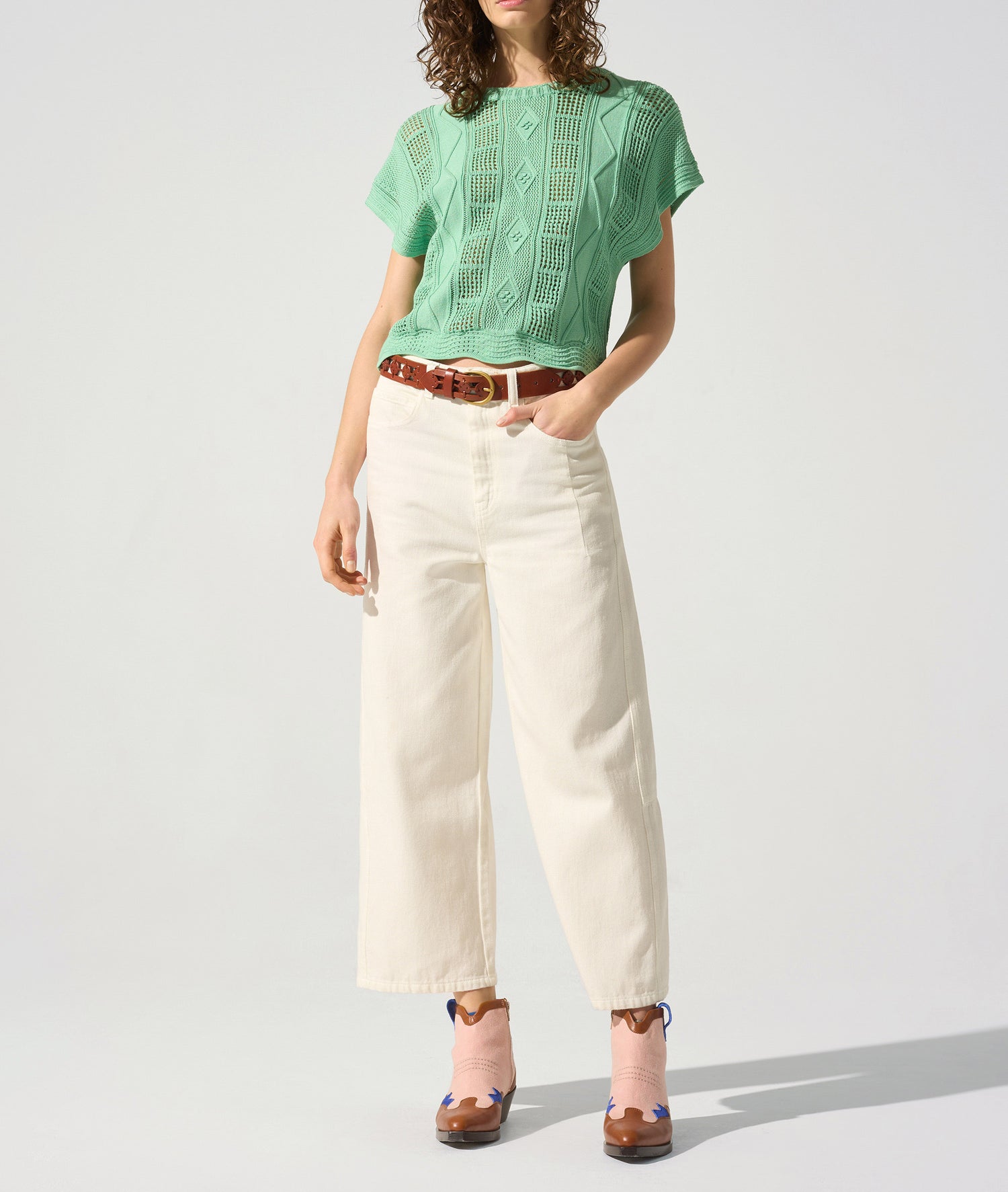 Short sleeve sweater