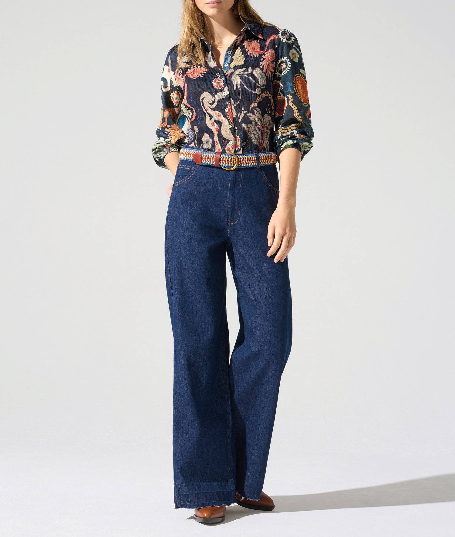 Long puffed sleeve shirt