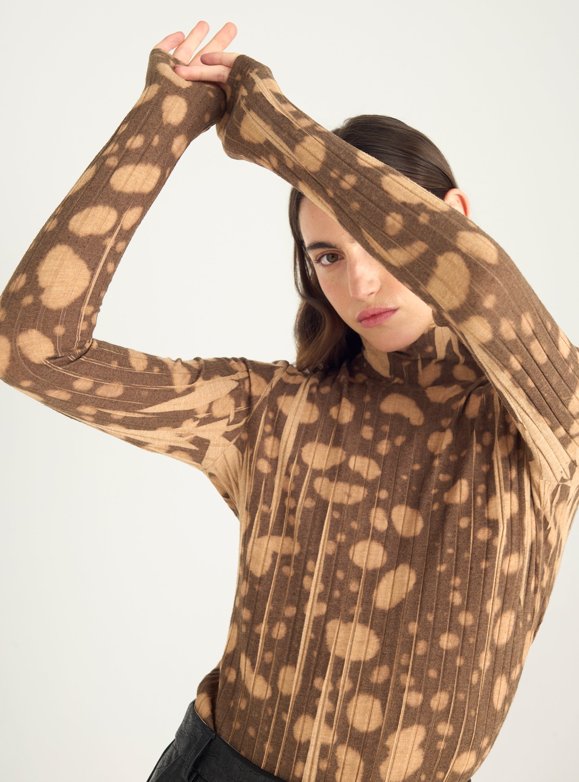 T-shirt col montant en maille plissée