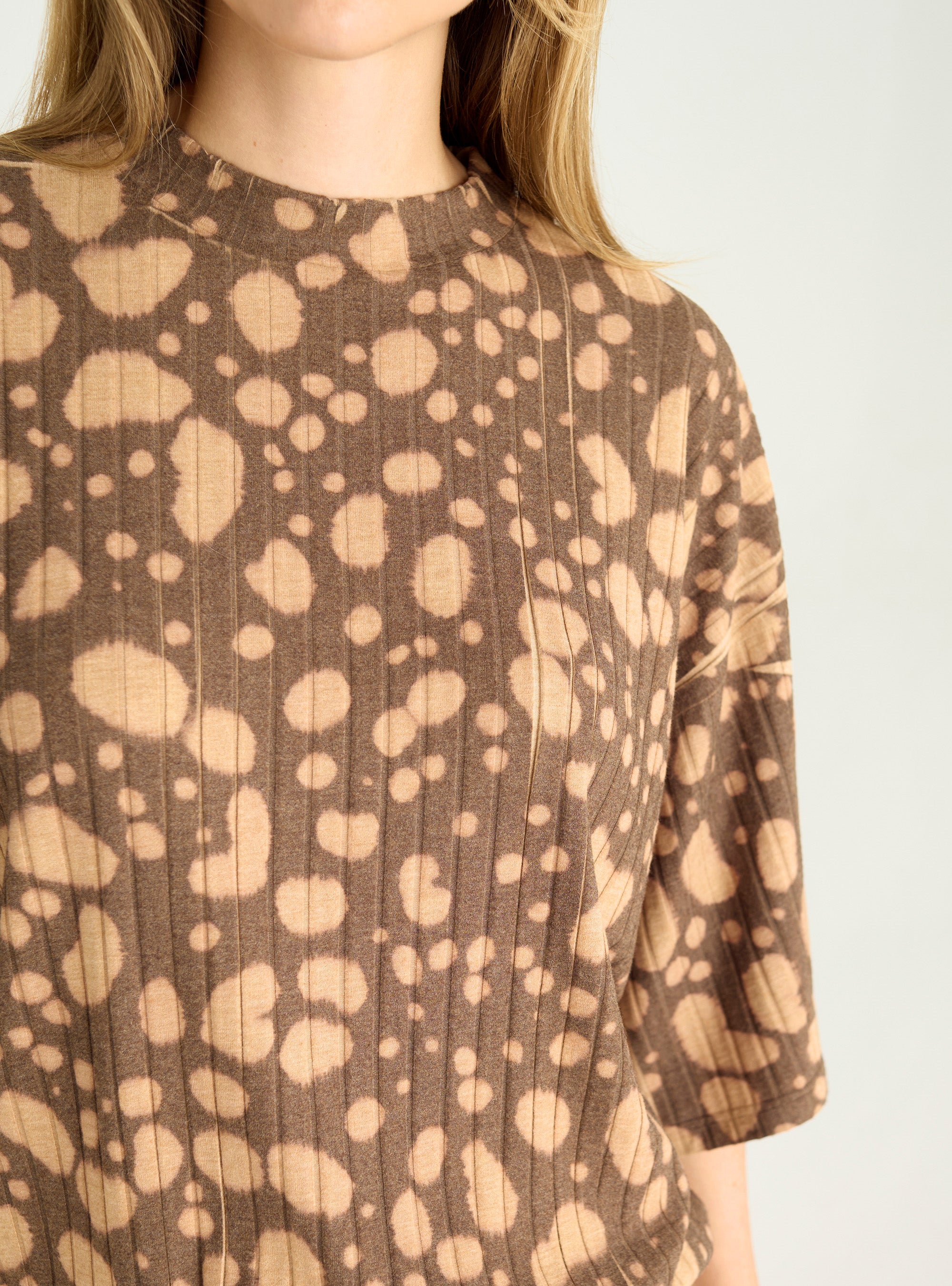 T-Shirt aus plissiertem Netzstoff