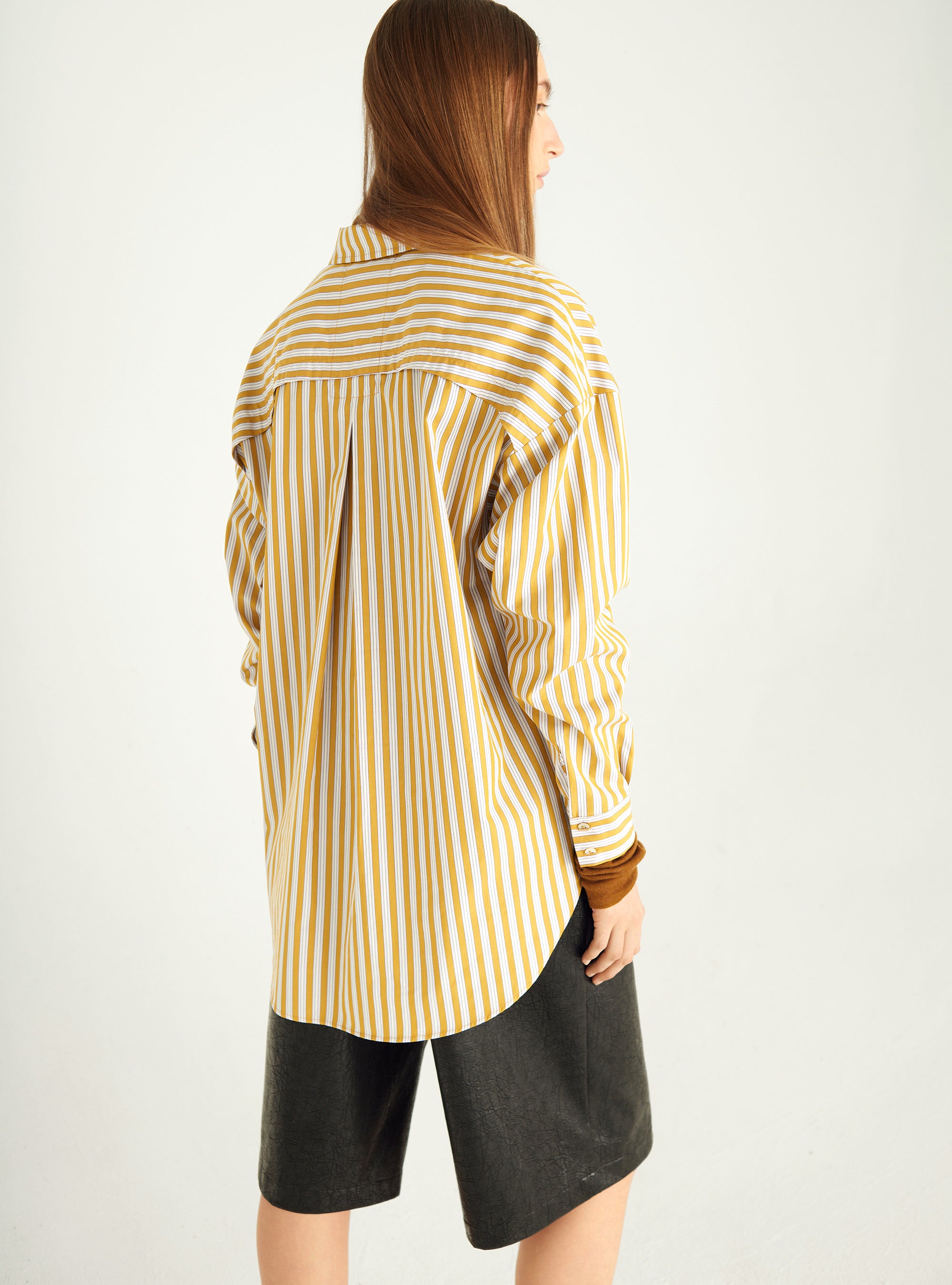 Oversized liquette shirt