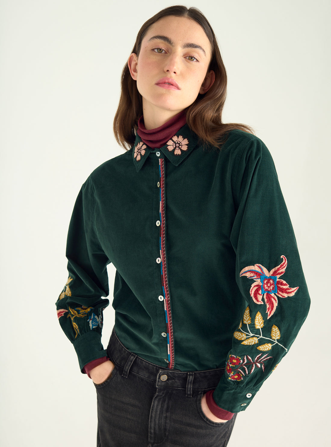 Chemise brodée en velours de coton