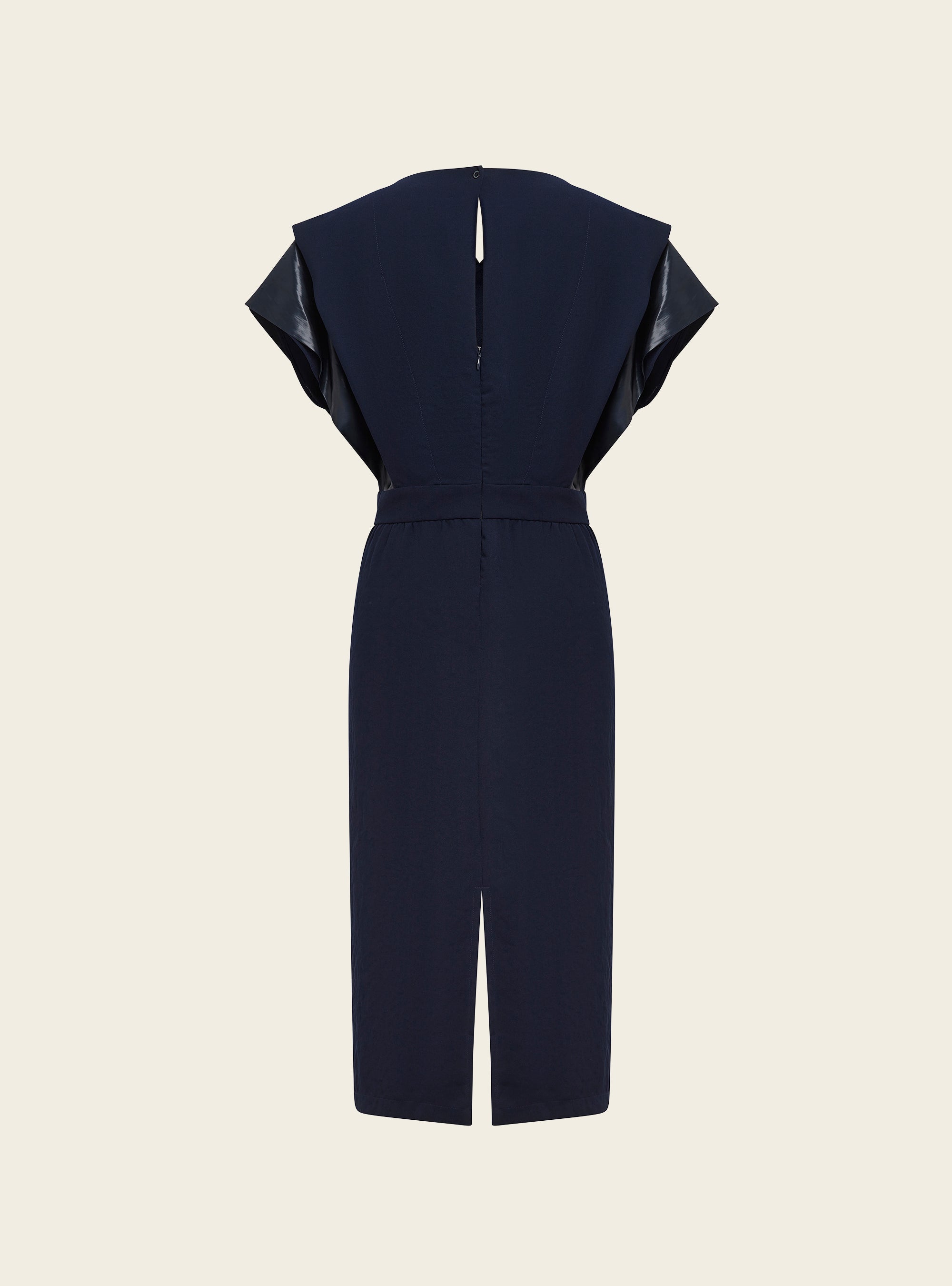Robe en crêpe plombant et satin