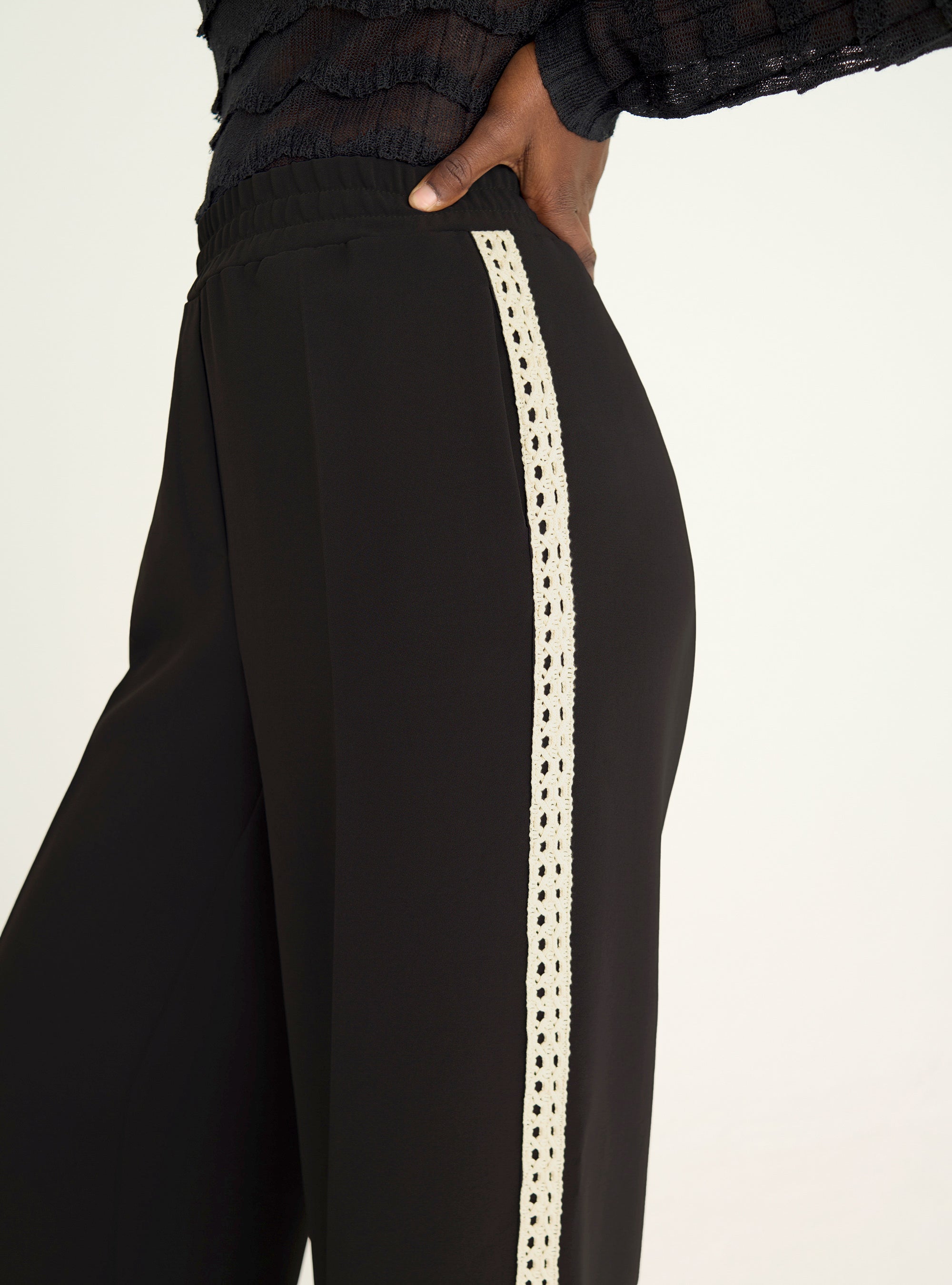 Pantalon large à taille élastiquée