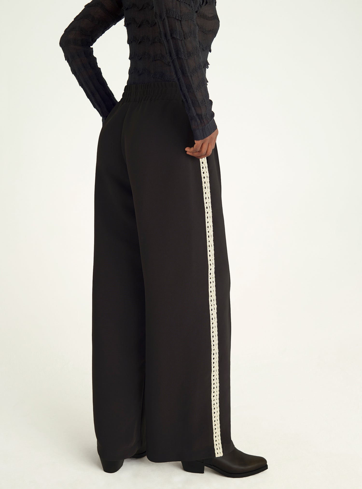 Pantalon large à taille élastiquée