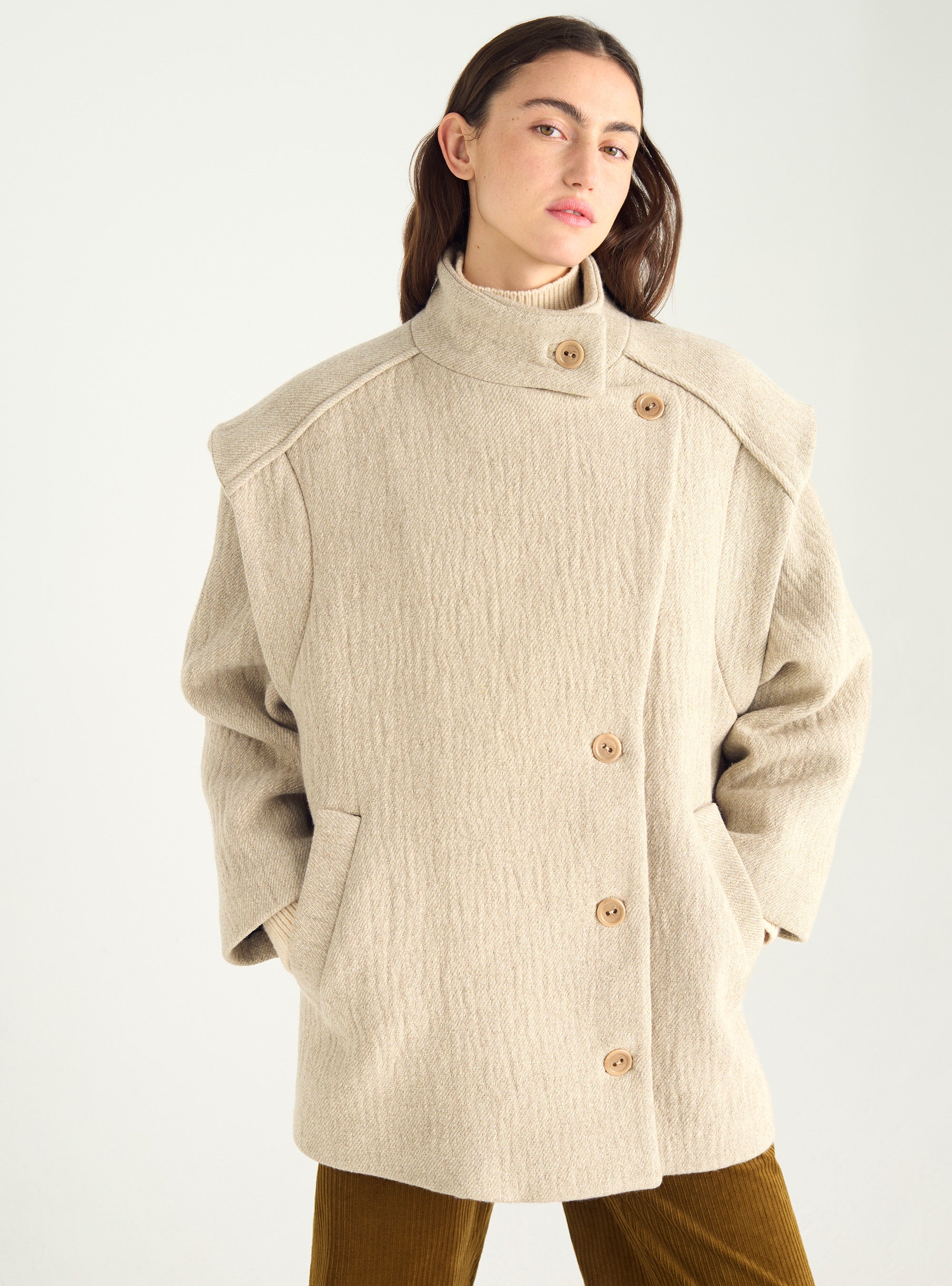 Structured wool and linen coat