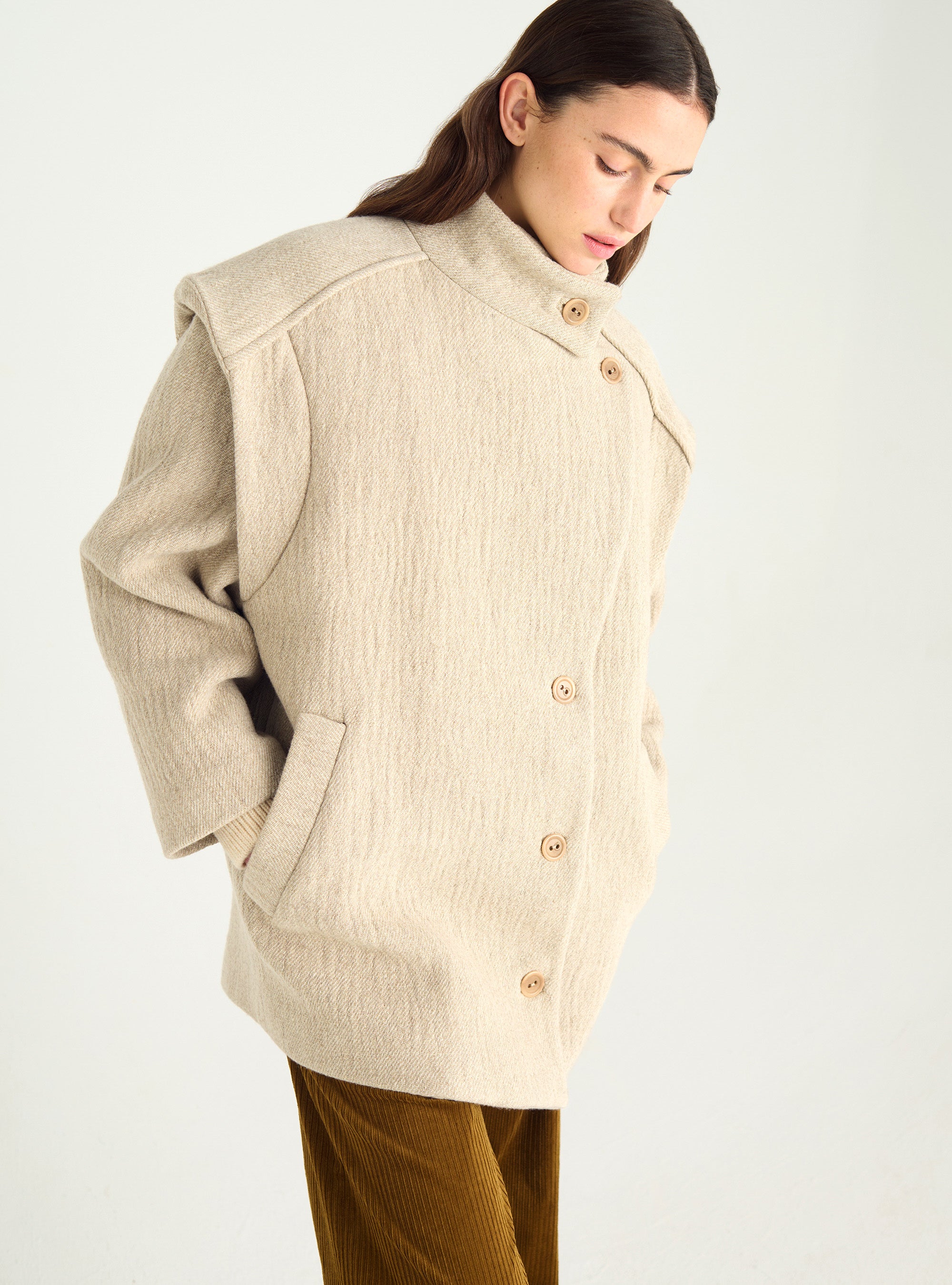Structured wool and linen coat