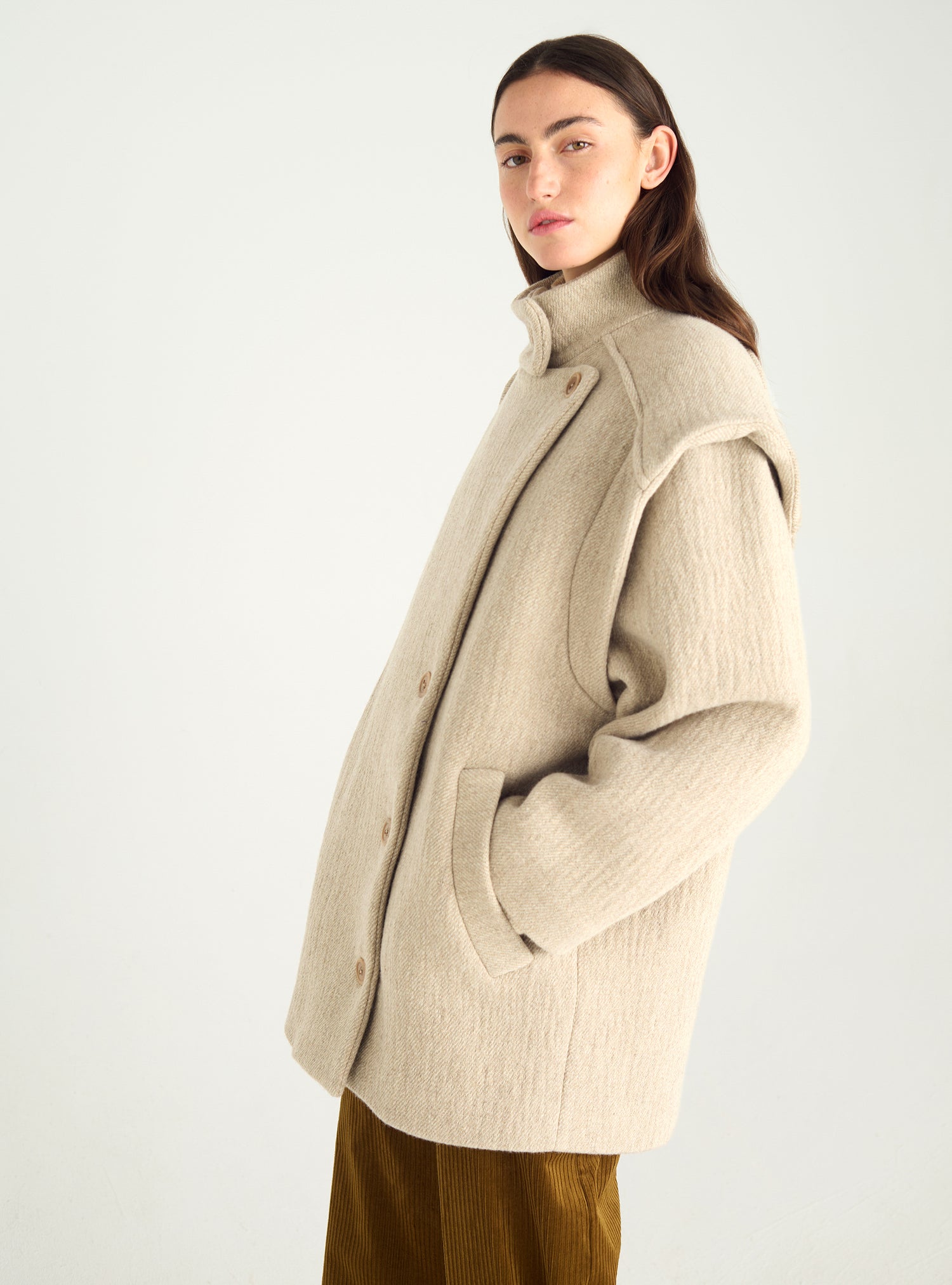 Structured wool and linen coat