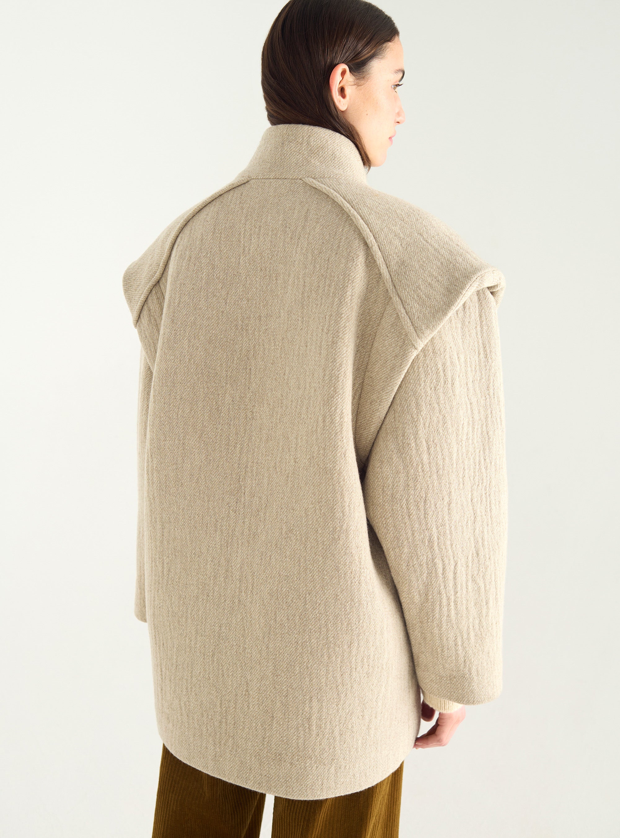 Structured wool and linen coat