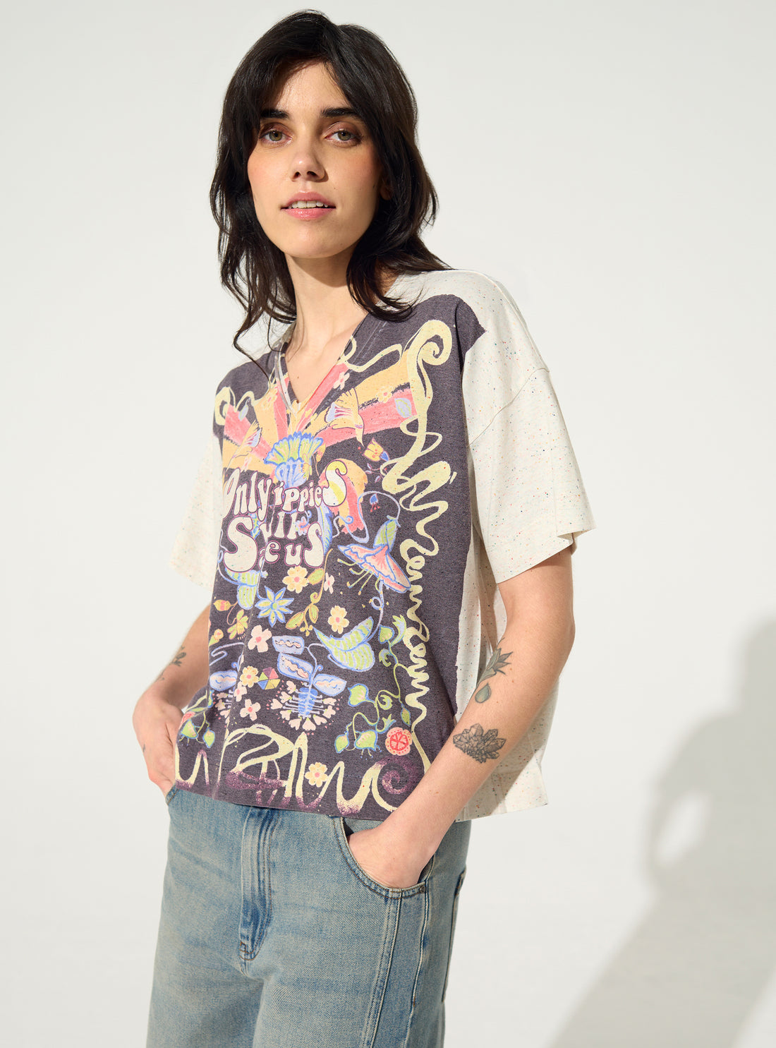 White pleated and sublimated T-shirt